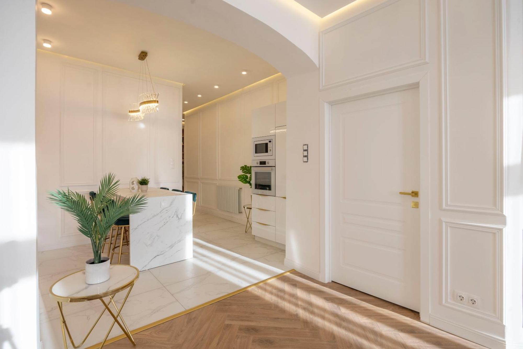 Luxurious Charming E47 Center By Prestige Homes *