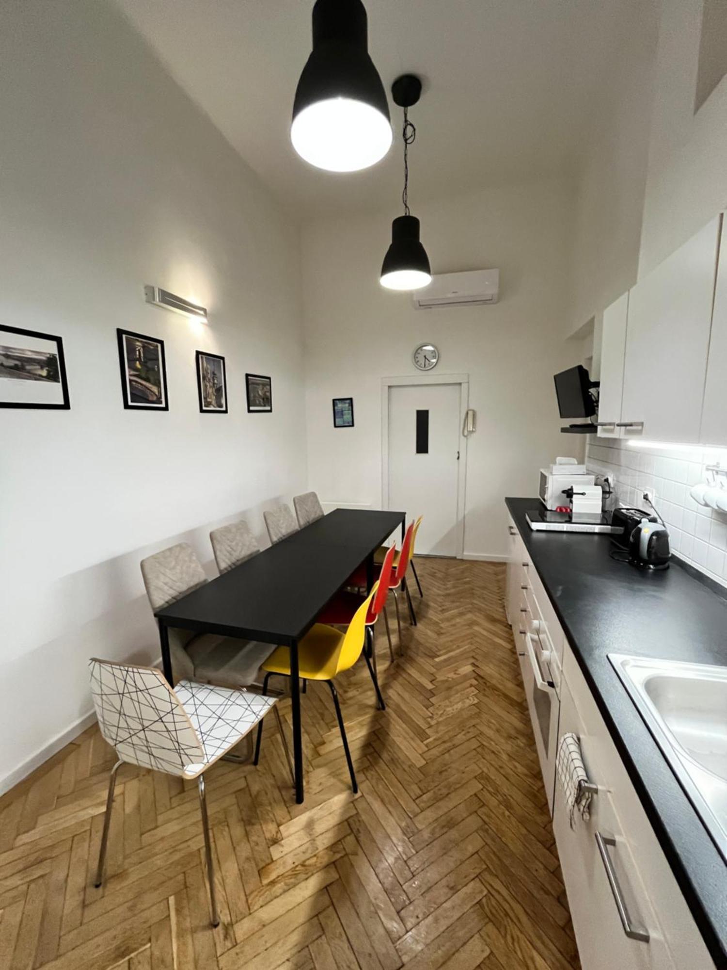 Apartamento Modern 3br Free Parking Prime Location