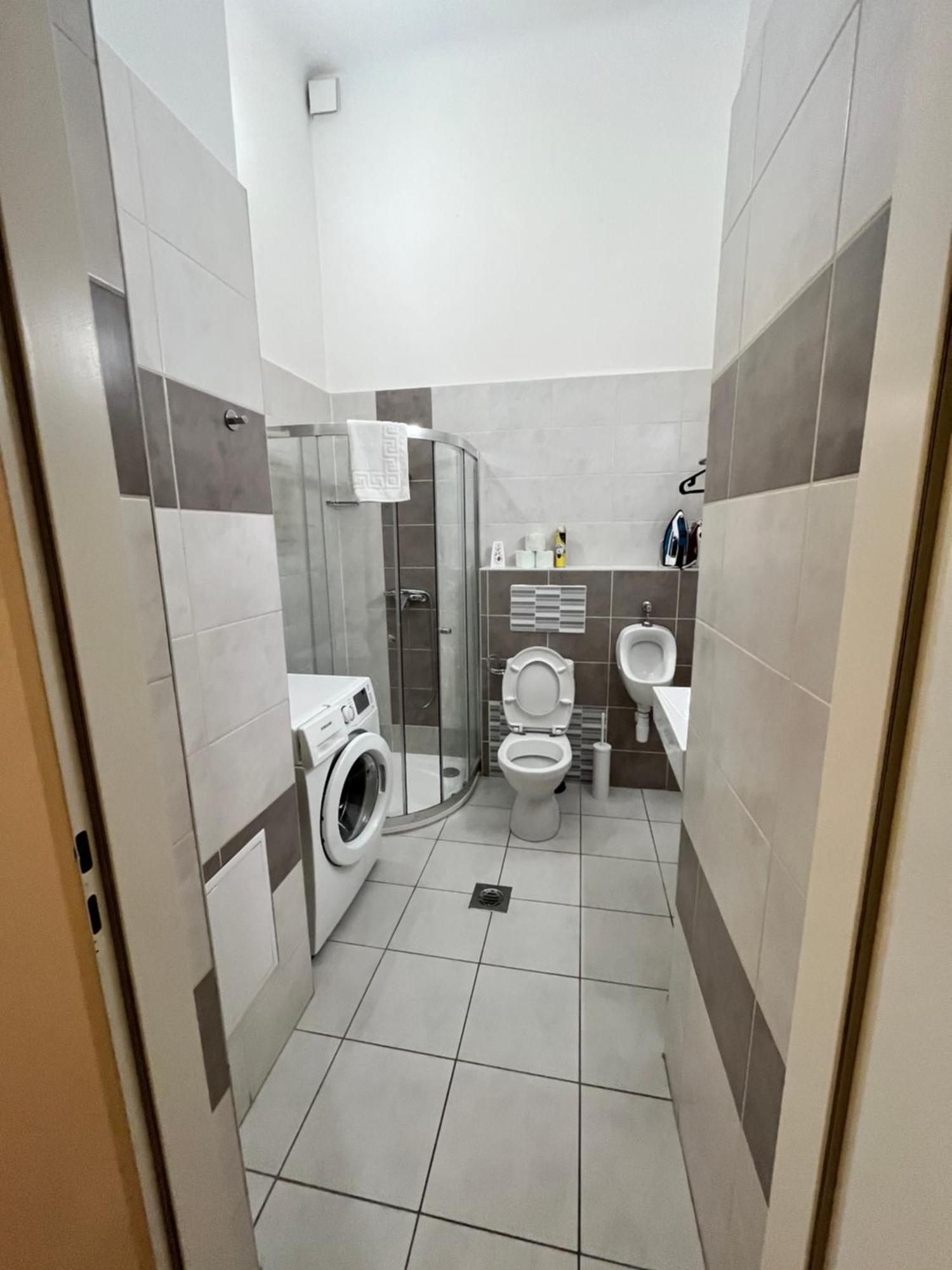 Apartamento Modern 3br Free Parking Prime Location *