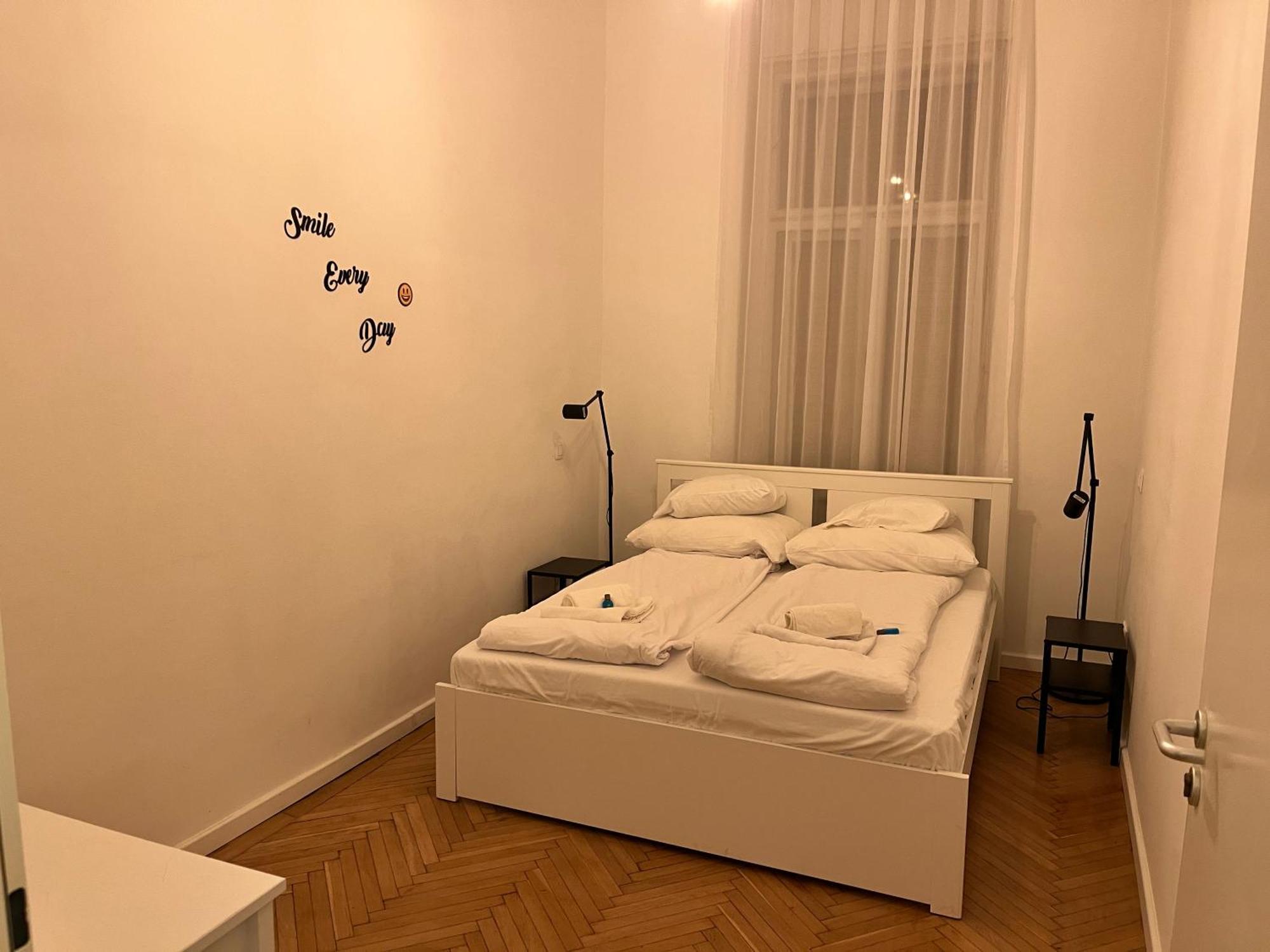Modern 3br Free Parking Prime Location