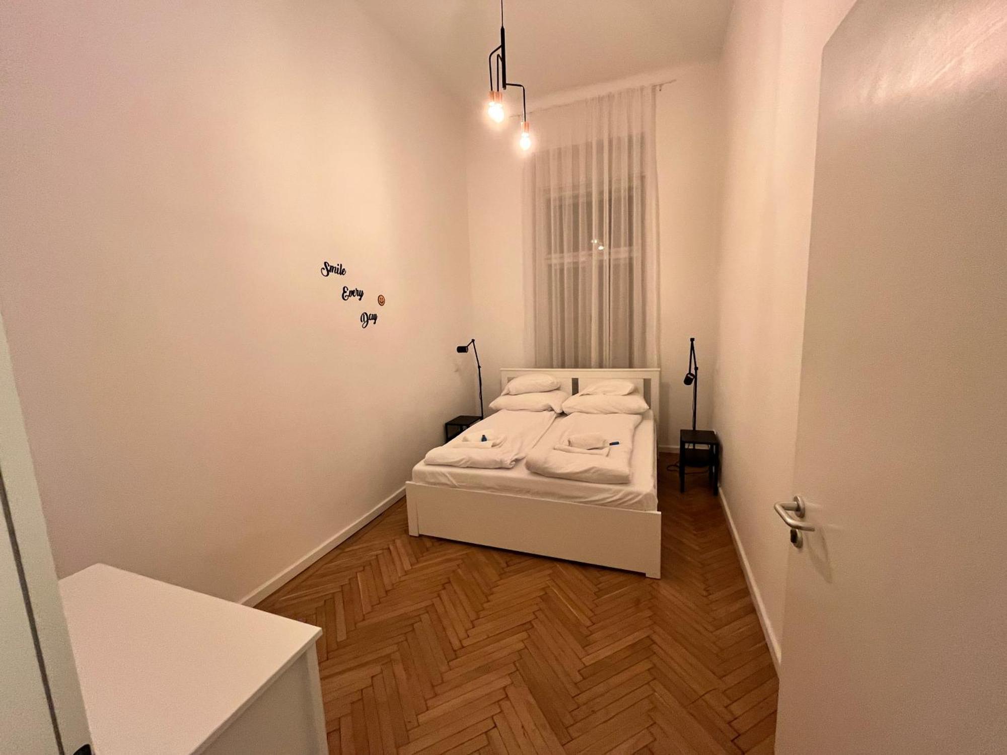 Modern 3br Free Parking Prime Location