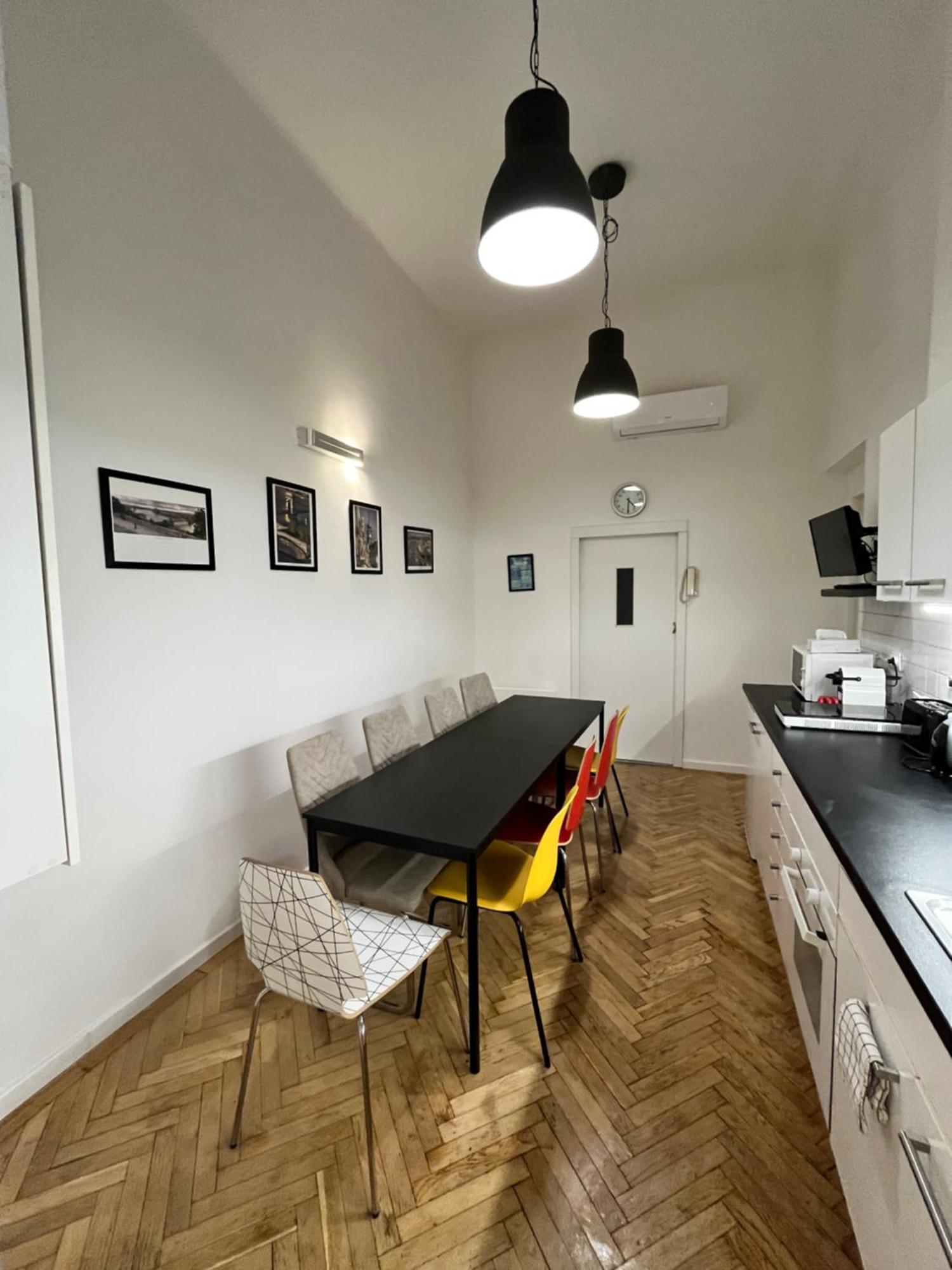 Modern 3br Free Parking Prime Location Budapest
