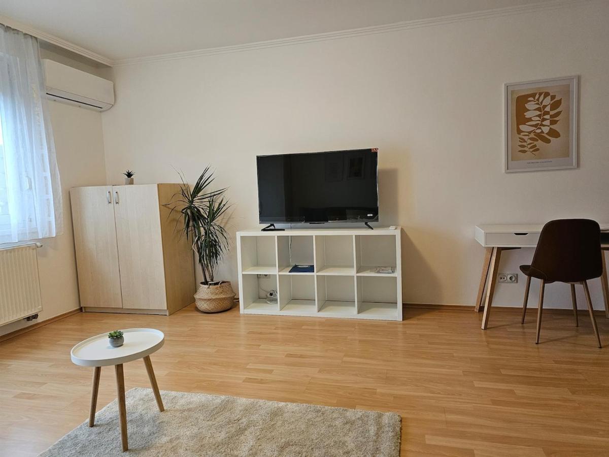 Appartement Petibo - Grove - Free Parking In Garage Boedapest