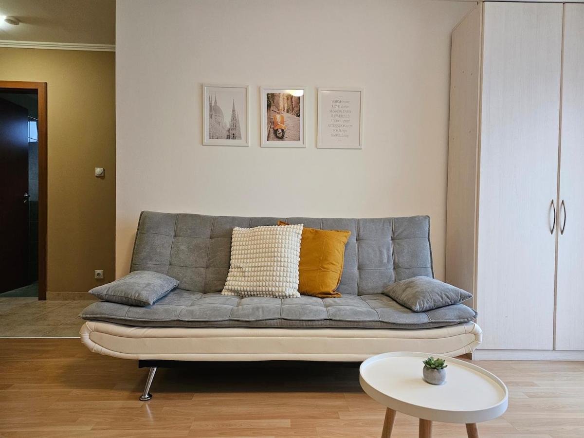 Appartement Petibo - Grove - Free Parking In Garage Boedapest