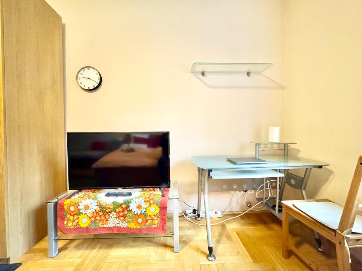 Angel 36 * Budapest