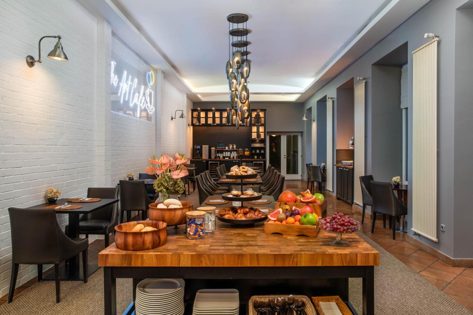 Mamaison Izabella Hotel