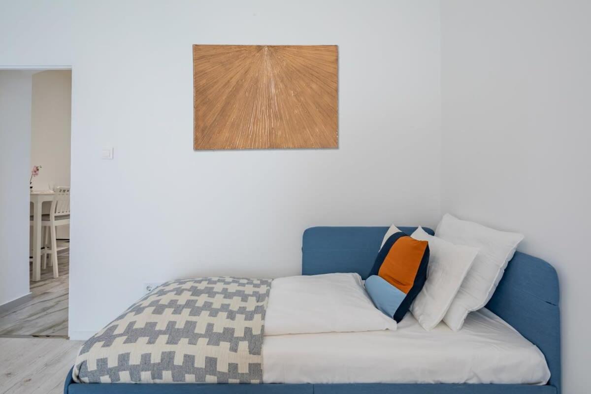 Cozy New - Easy Center Access *