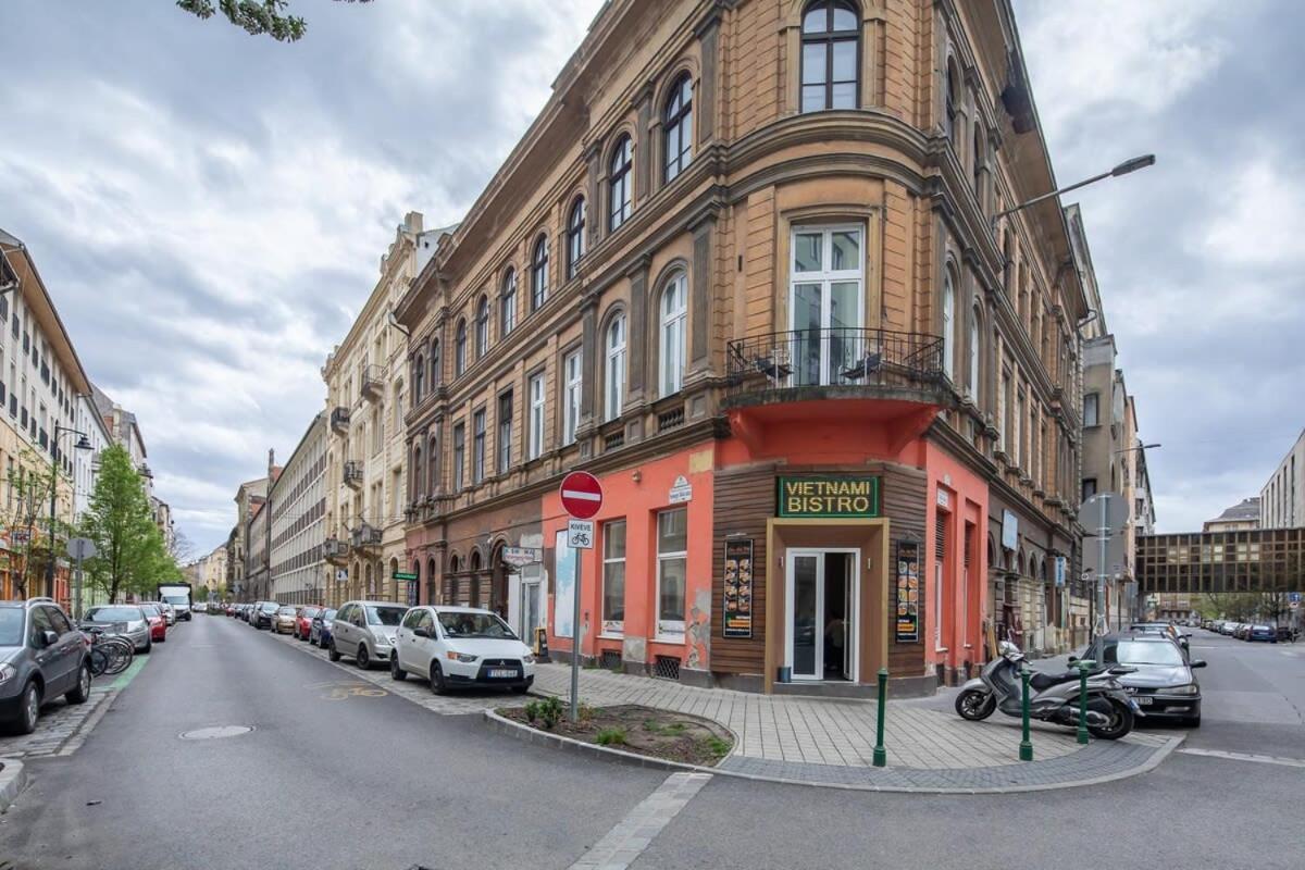 Very - Large Ac Appartement *