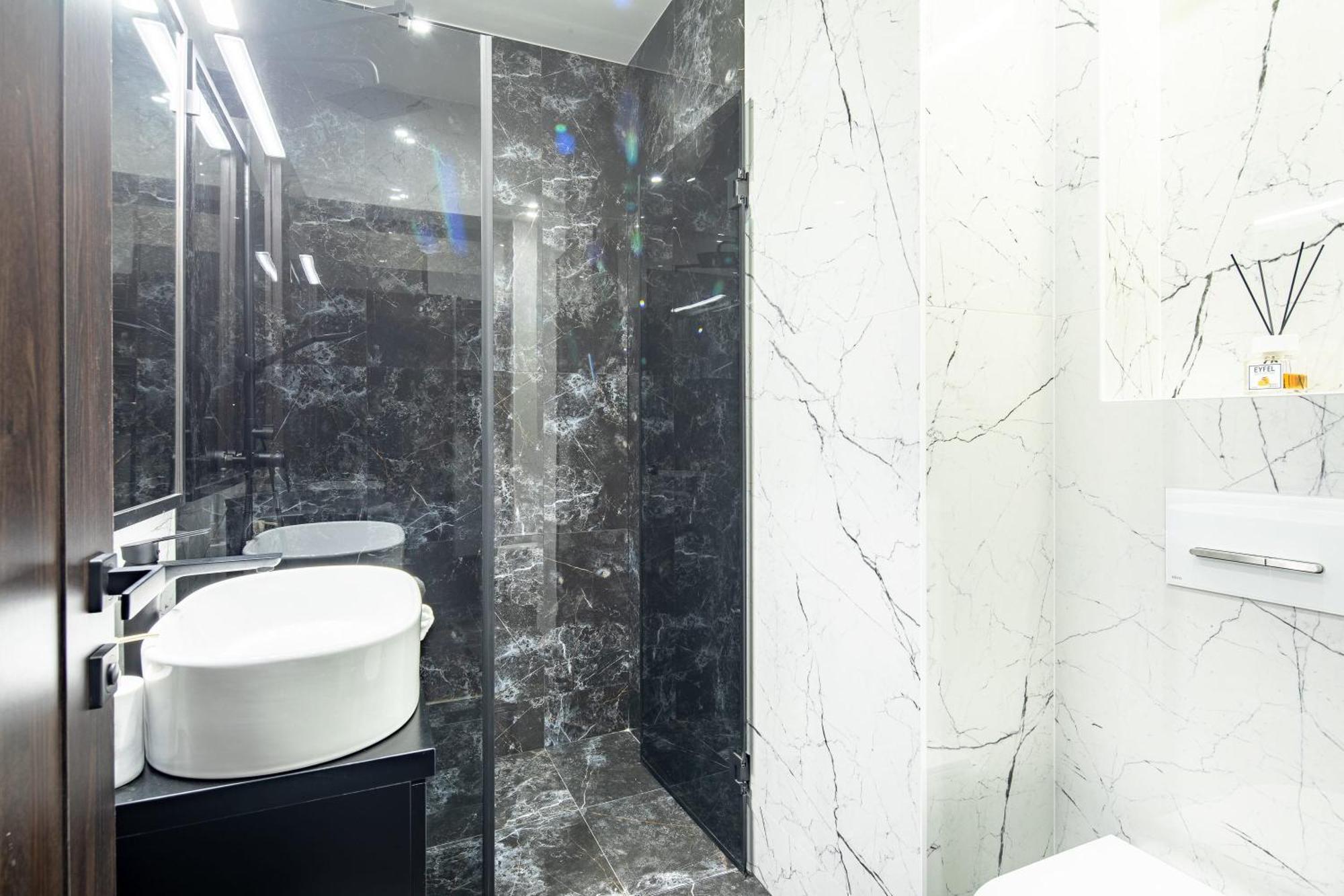 Extreme Luxury * Budapest