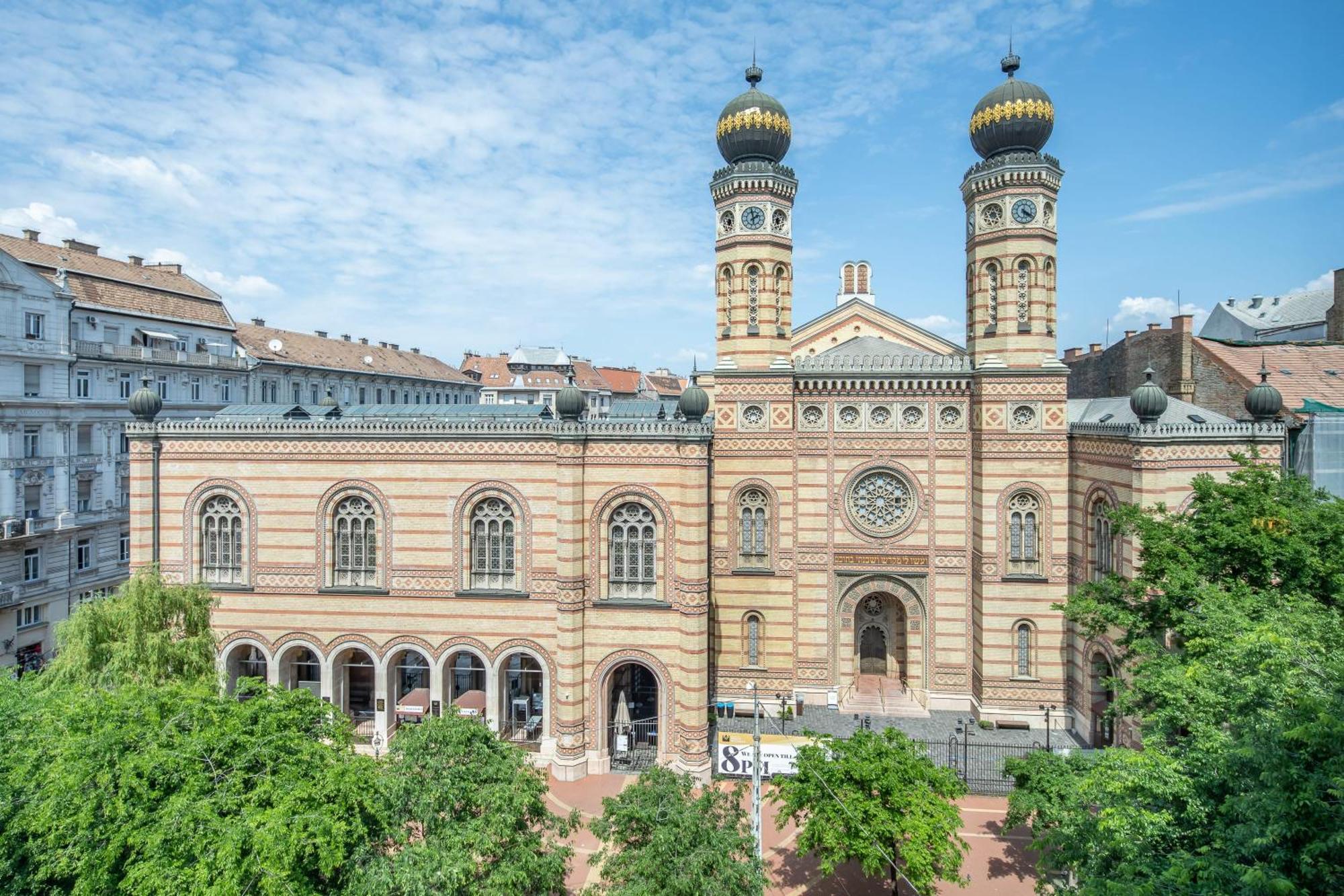 Extreme Luxury * Budapest