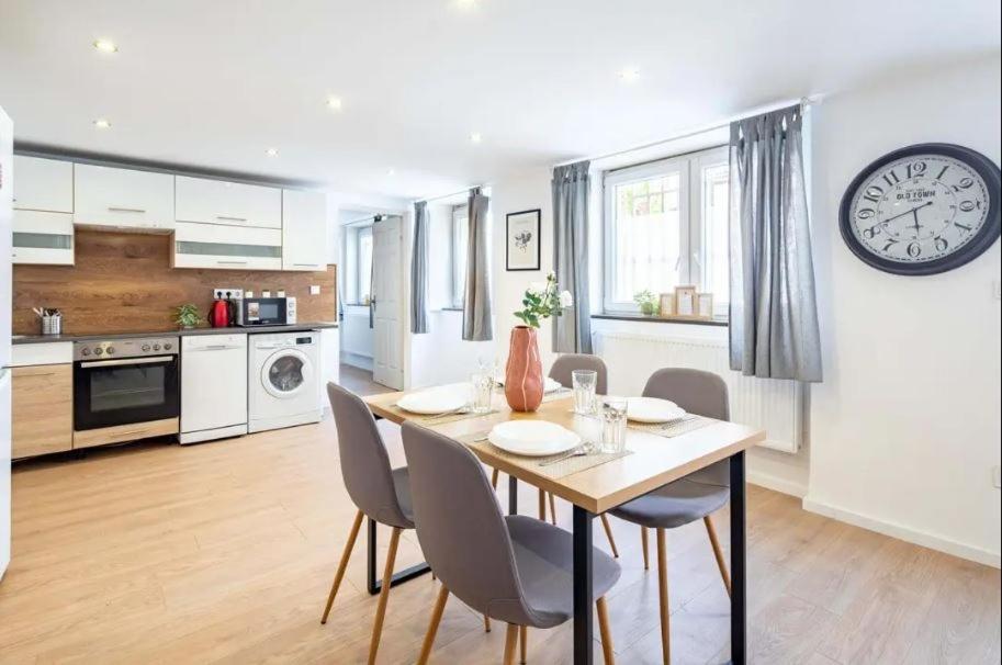 Apartmán Cityscape Budget Szoevetseg 4