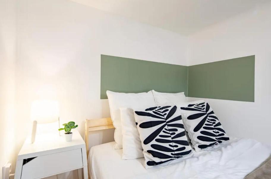 Cityscape Budget Summer Flat Budapest