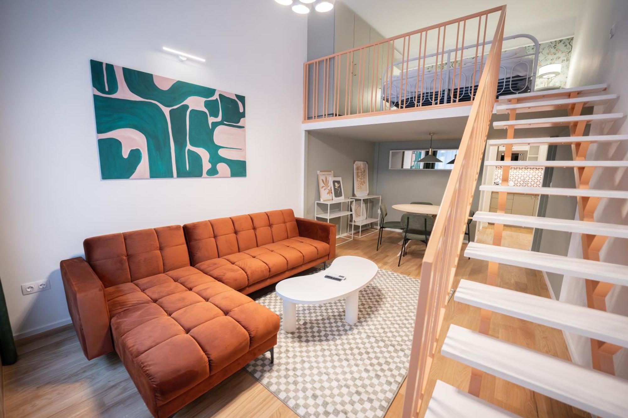 Apartamento I Got 5 On It #2 - Brand New By Pink Flamingo