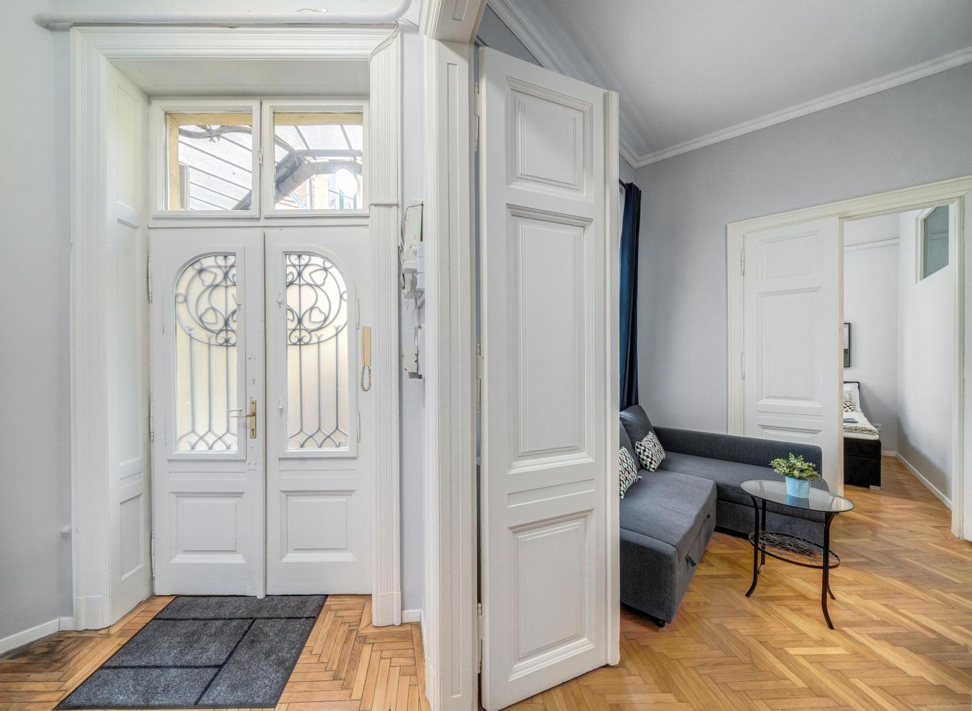 Synagogue 2 Bedroom S162 Appartamento *