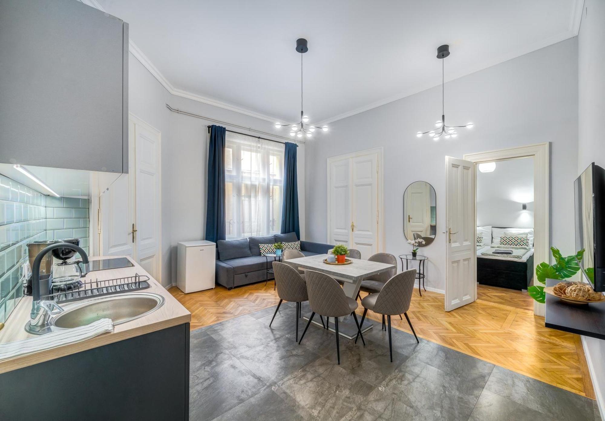 Synagogue 2 Bedroom S162