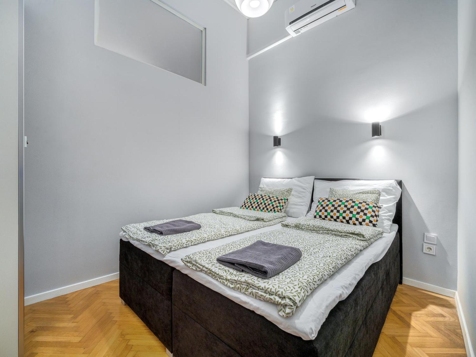 Synagogue 2 Bedroom S162 *