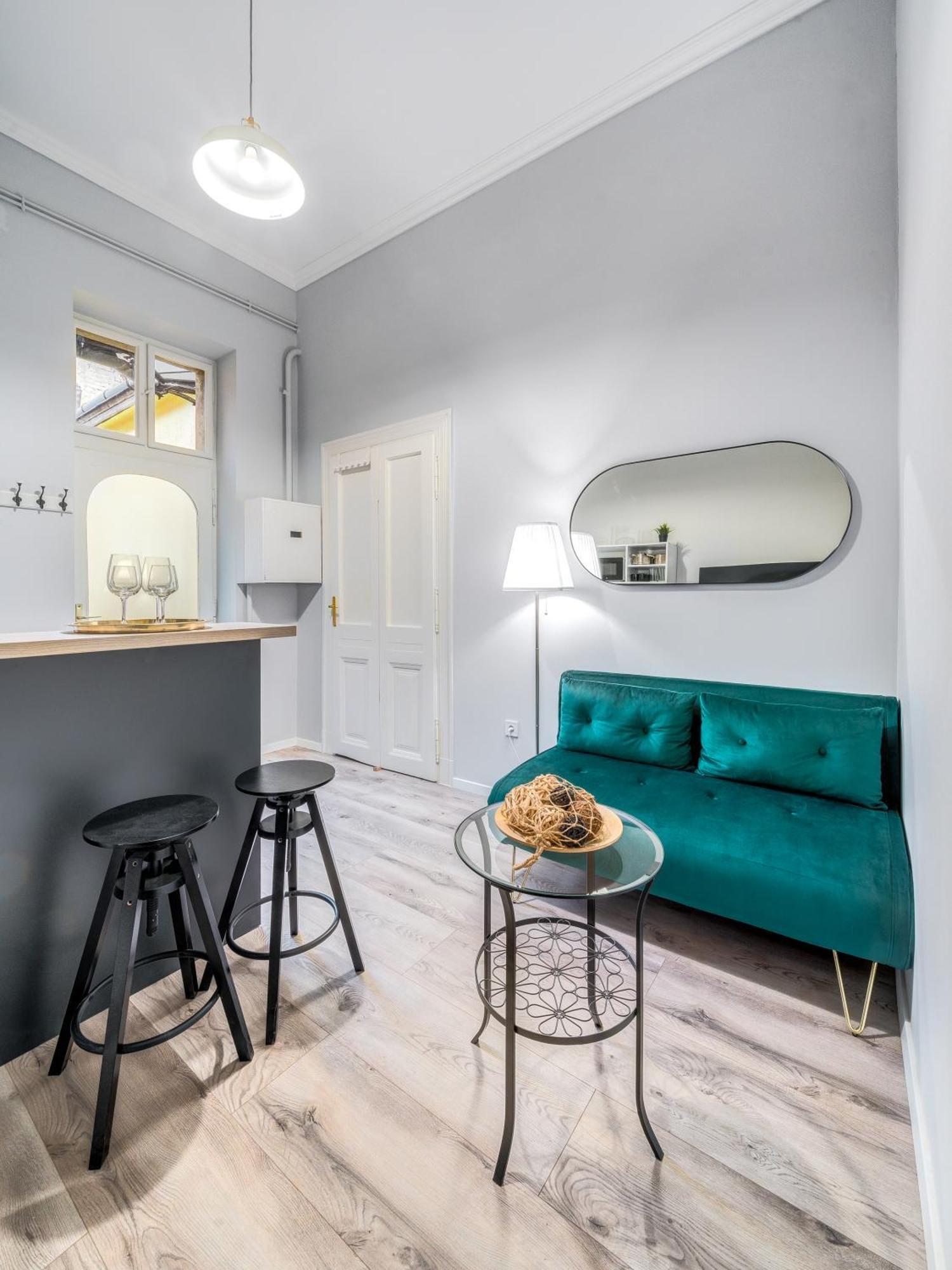 Synagogue 1 Bedroom S161 *