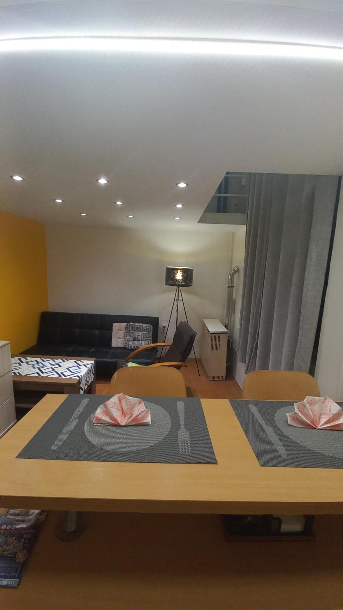 Goldapartment Apartment *