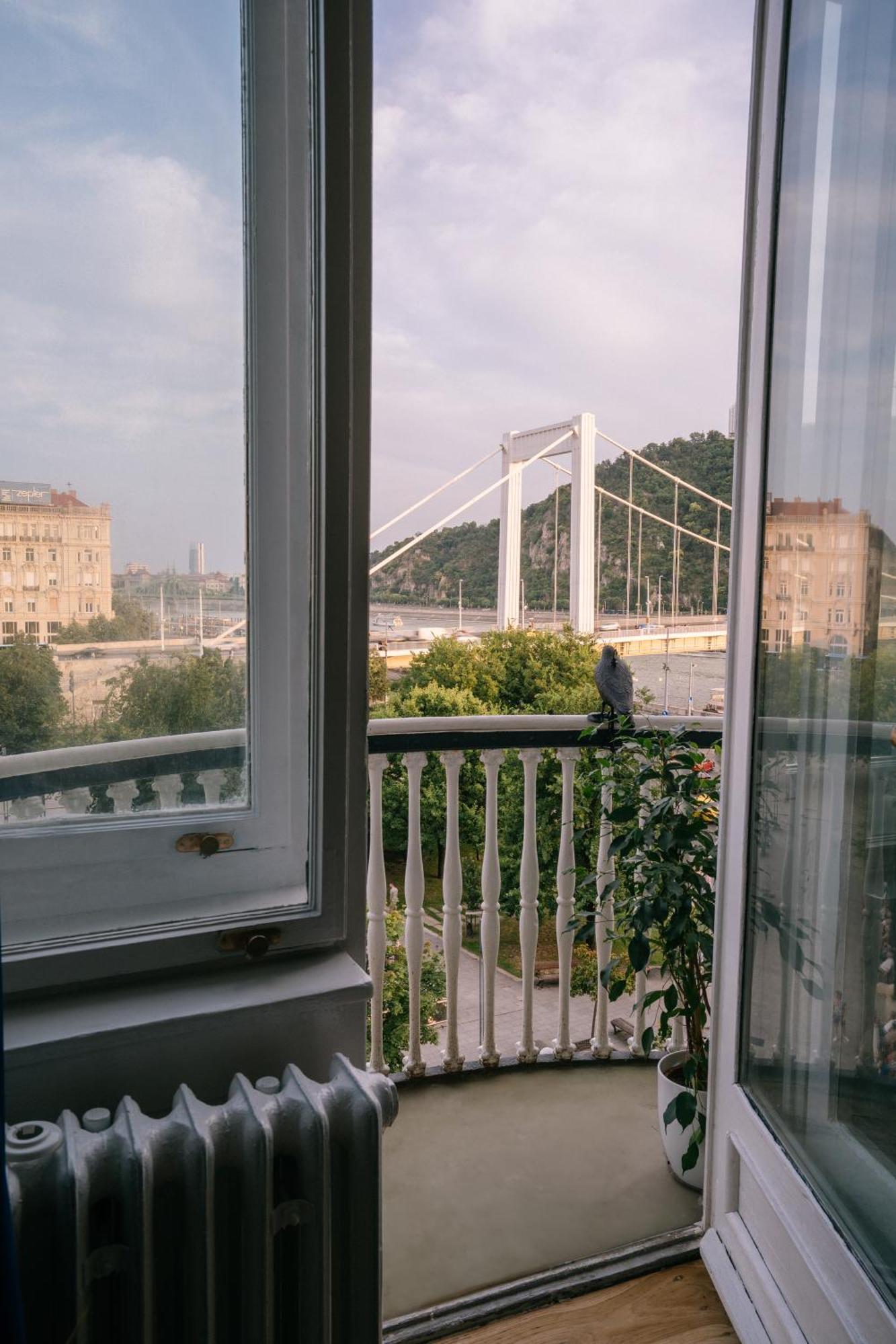 Apartment Riverfront Budapest