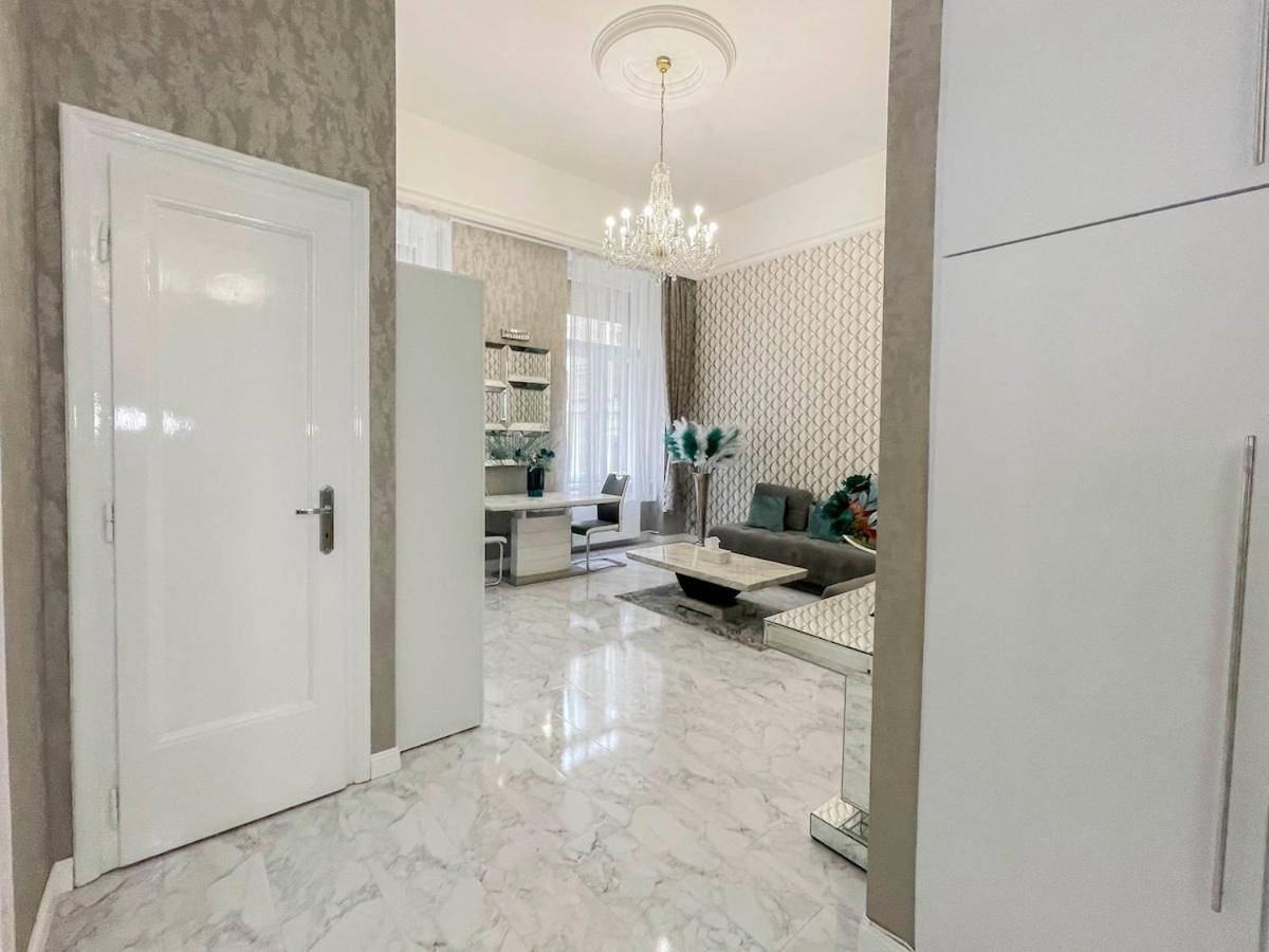 Appartement In Centre Of *