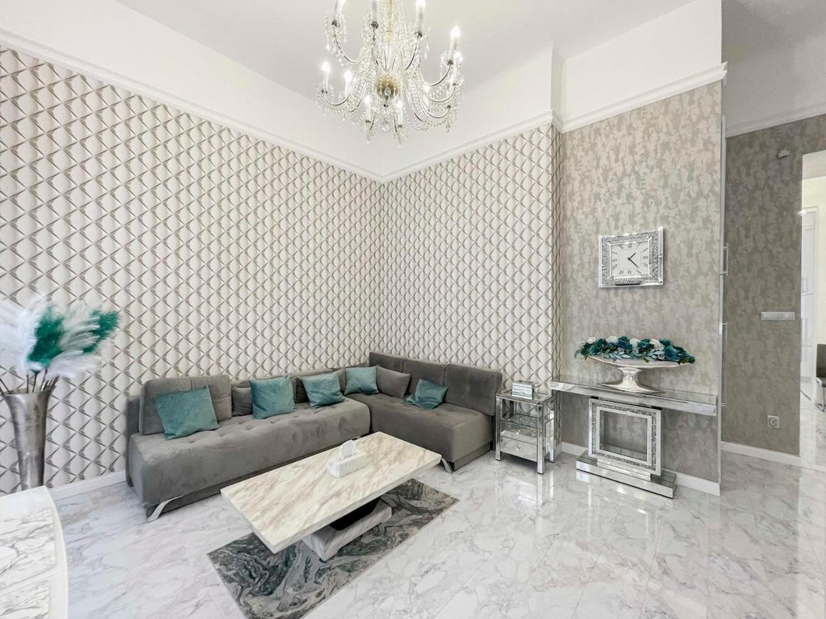 In Centre Of Apartamento