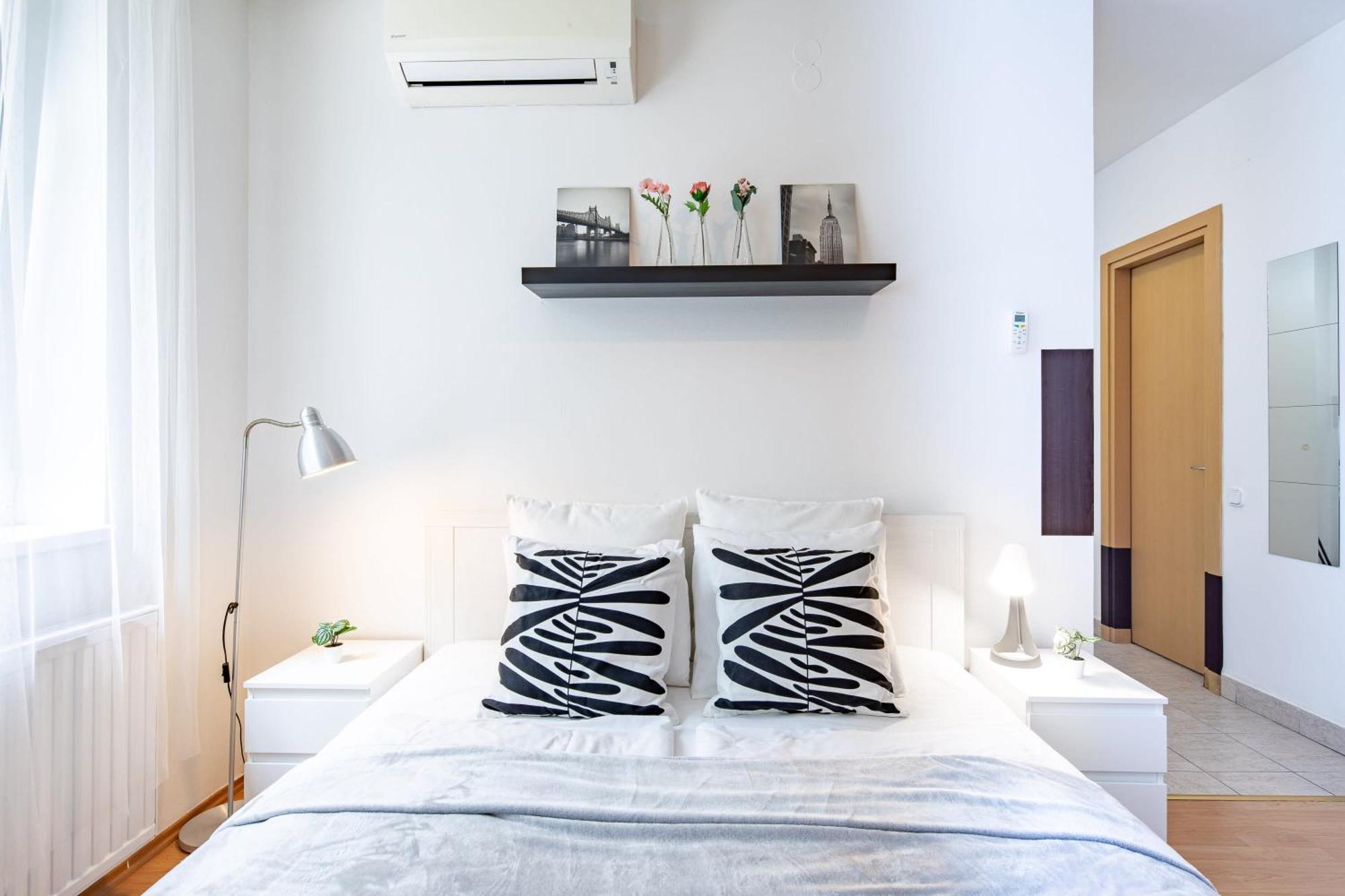 - Cozy Air Conditioned * Budapest