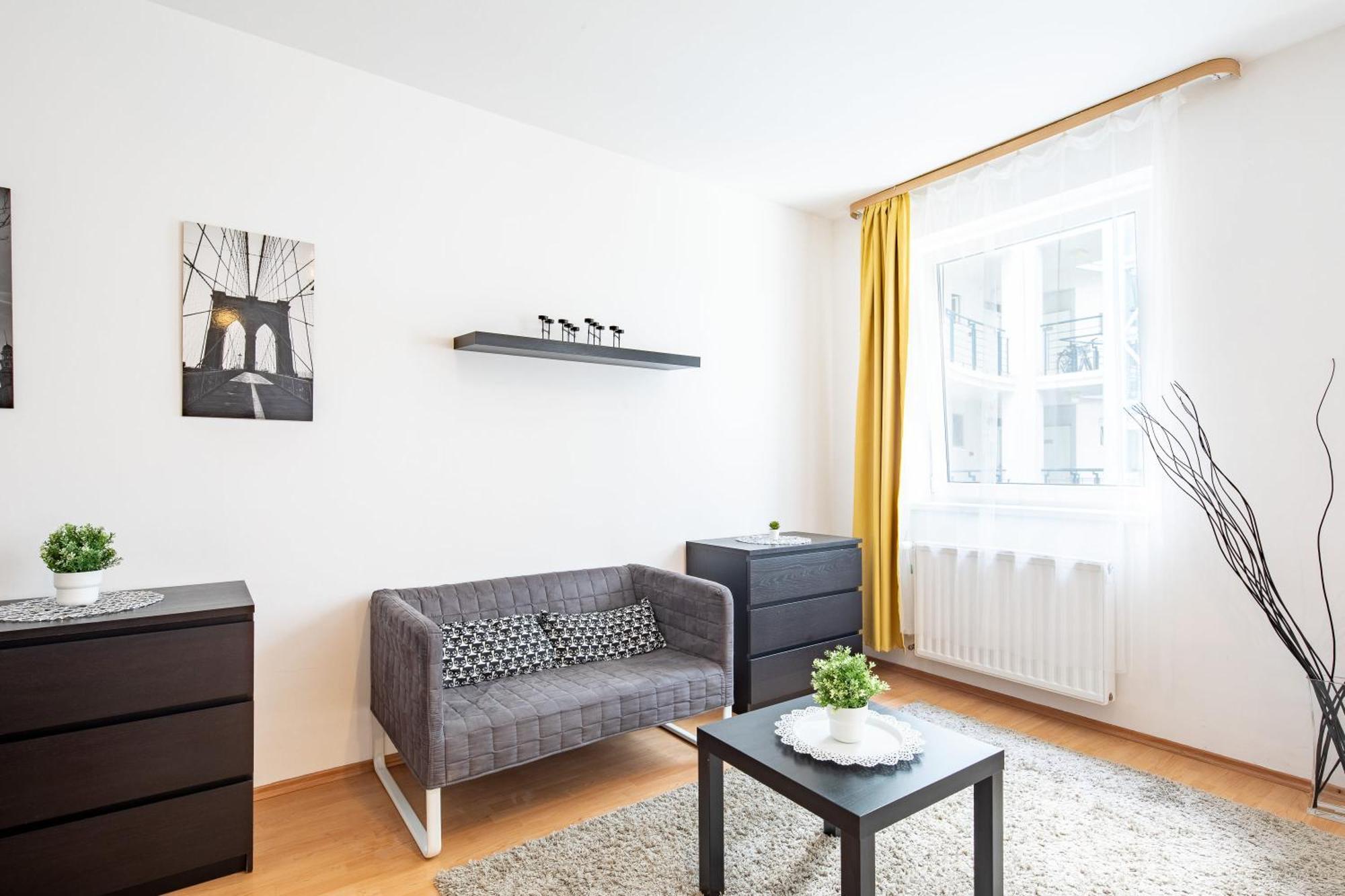 - Cozy Air Conditioned Budapest