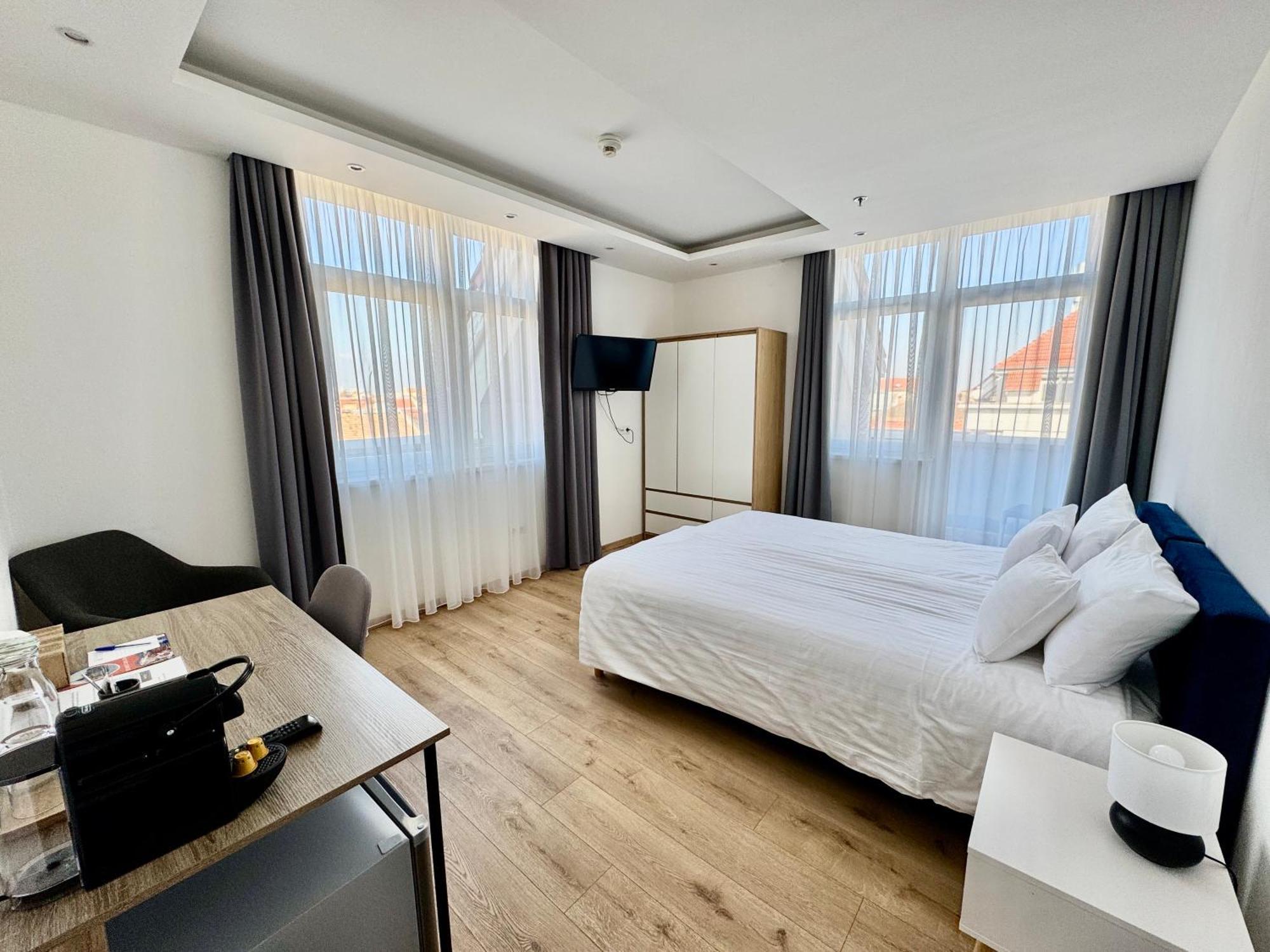 Rooftop City Residence With Underground Parking Hotell