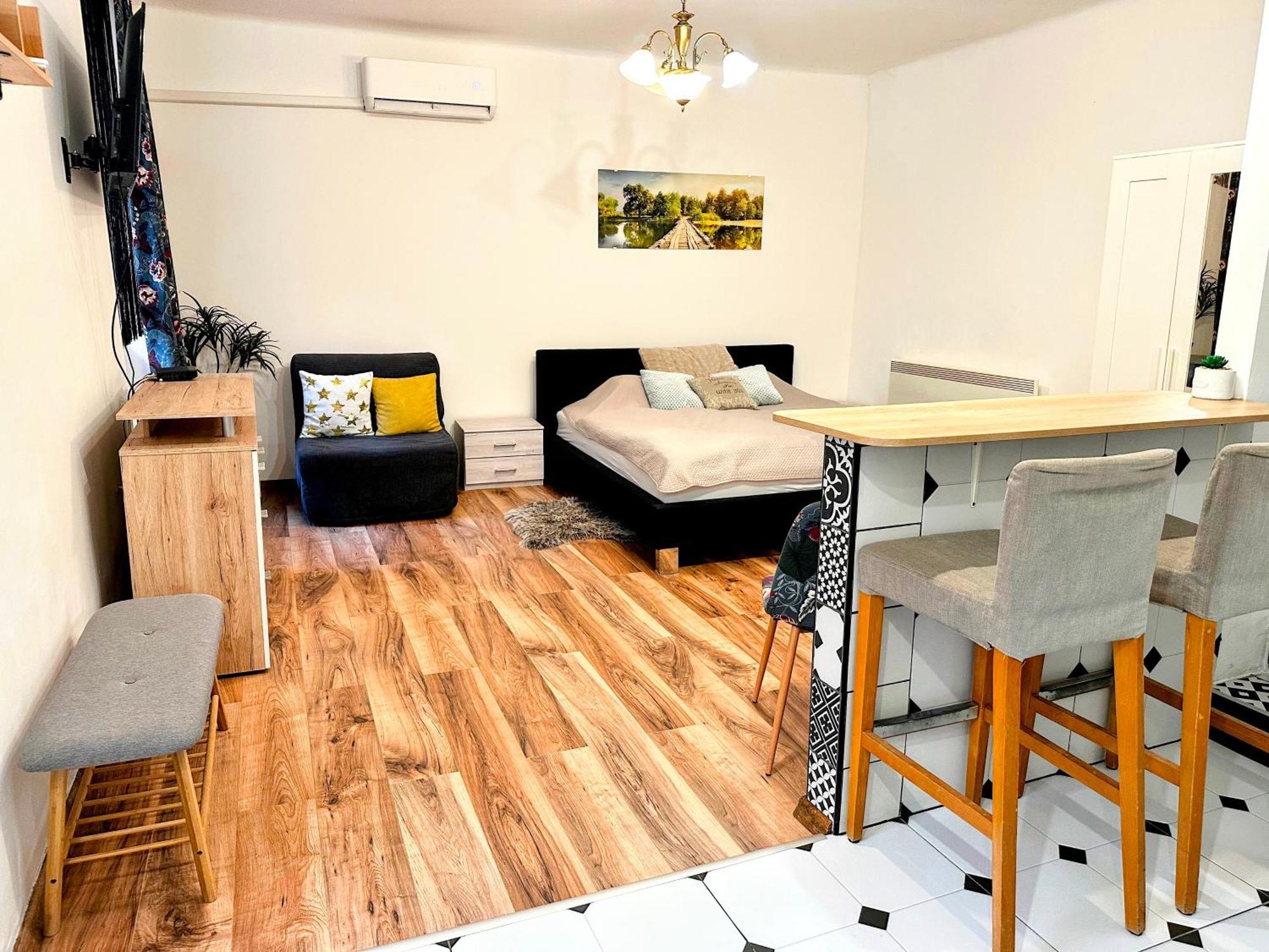 Dob71-cozy Flat In The Center Of Budapest- Recently Renovated Budapest