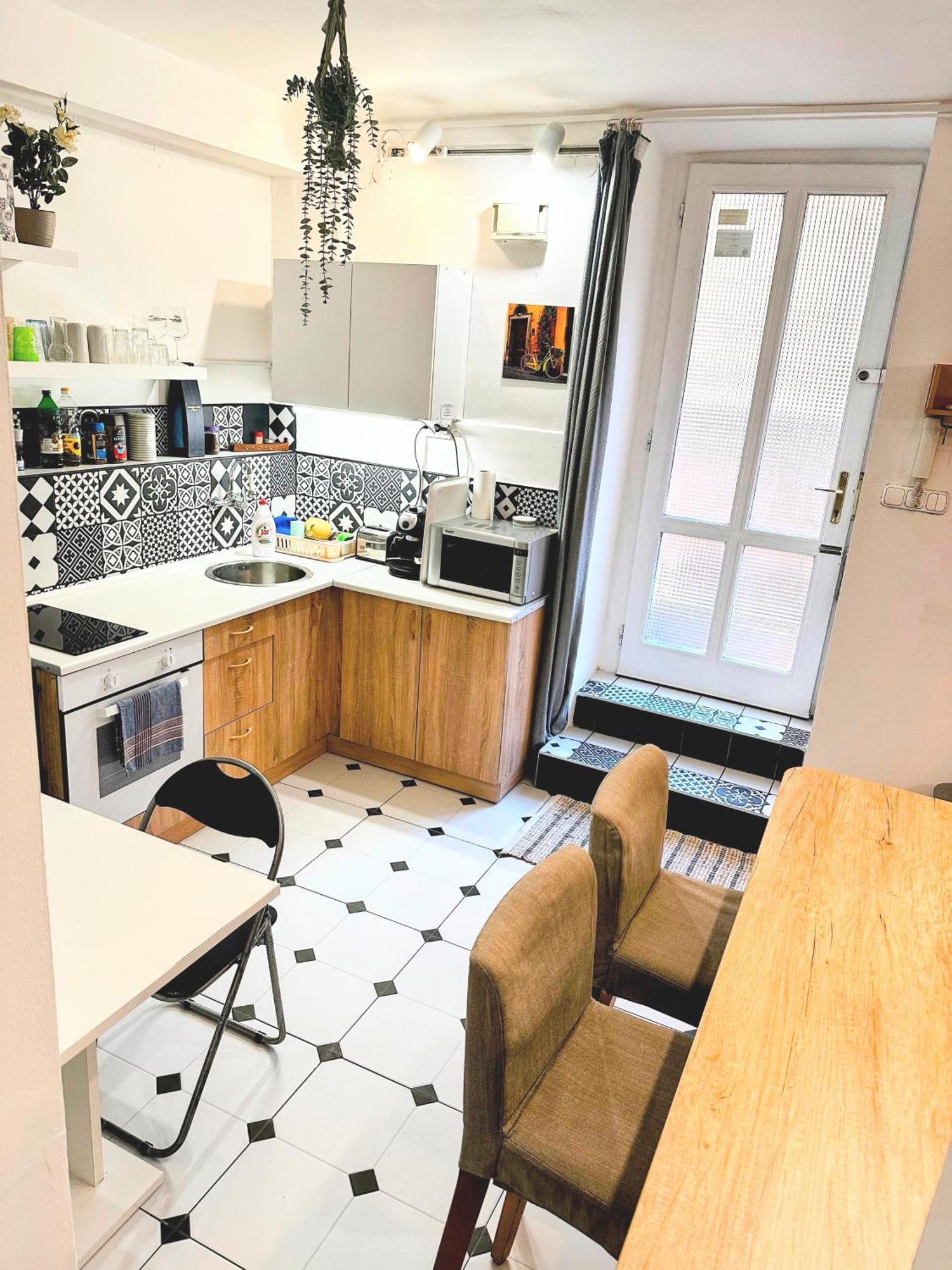 Dob71-cozy Flat In The Center Of Budapest- Recently Renovated