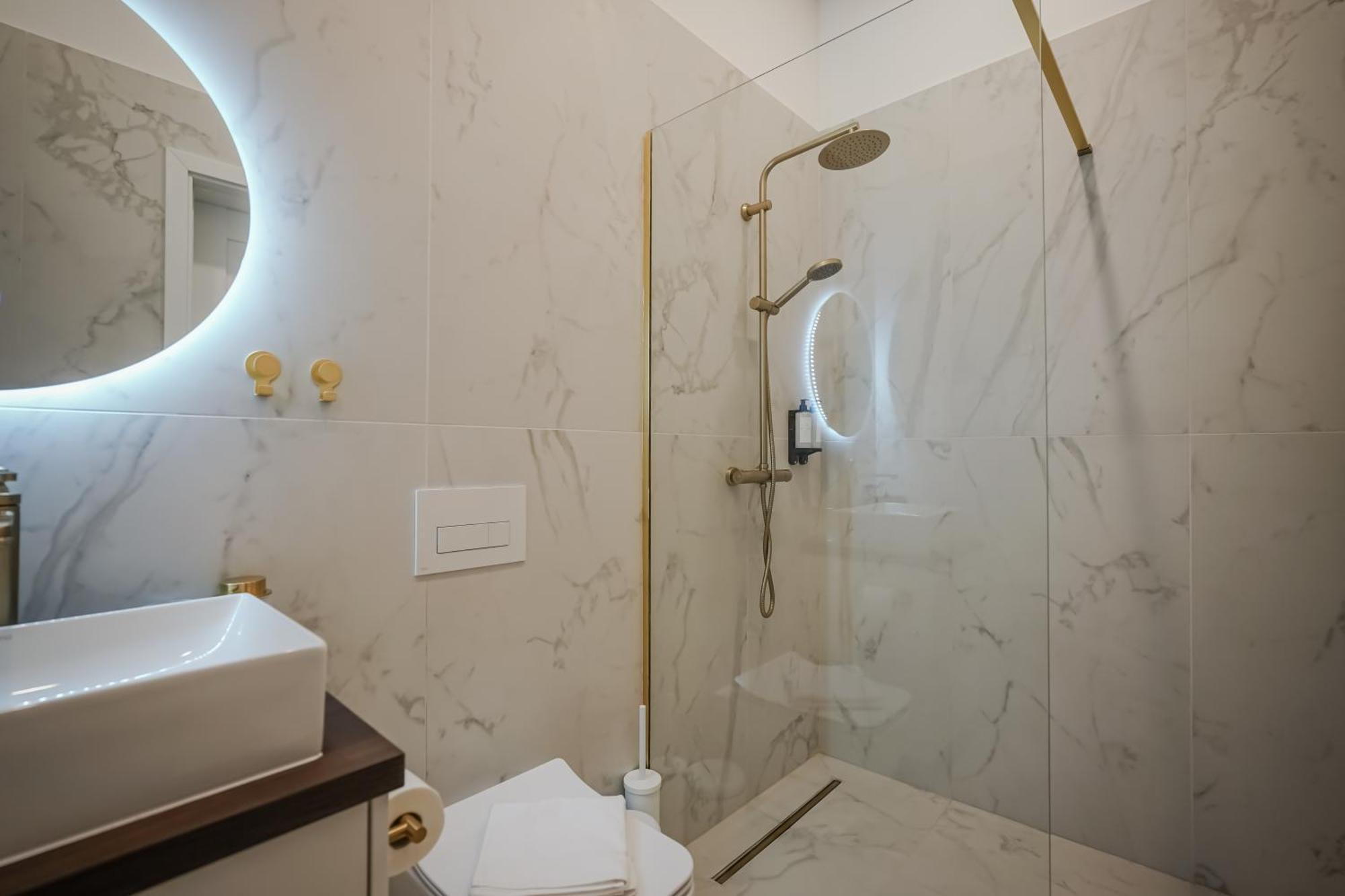 A5 - Boutique Apartments, Location By Bqa Apartament