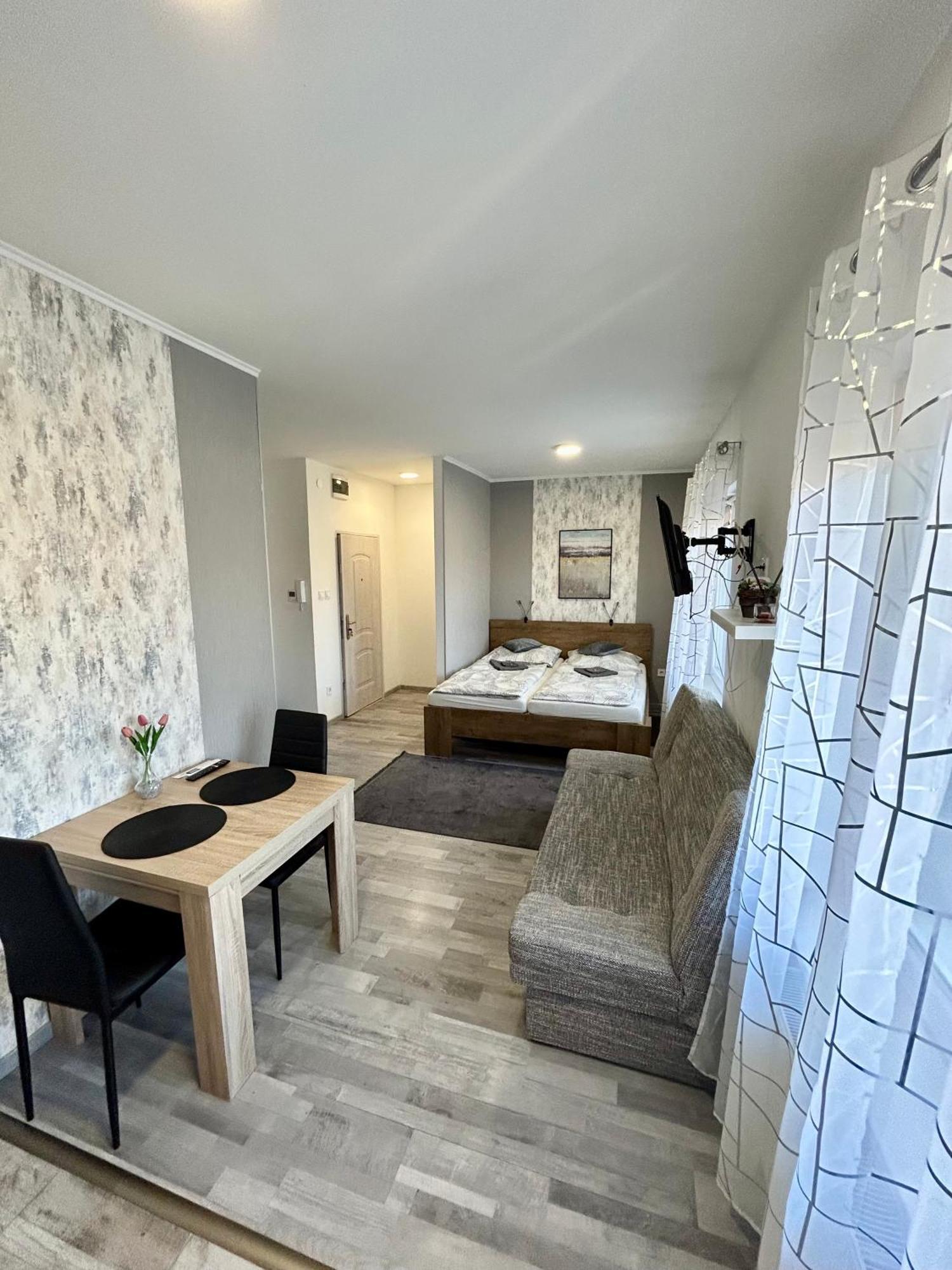 Mira Nest - Pensión Budapest