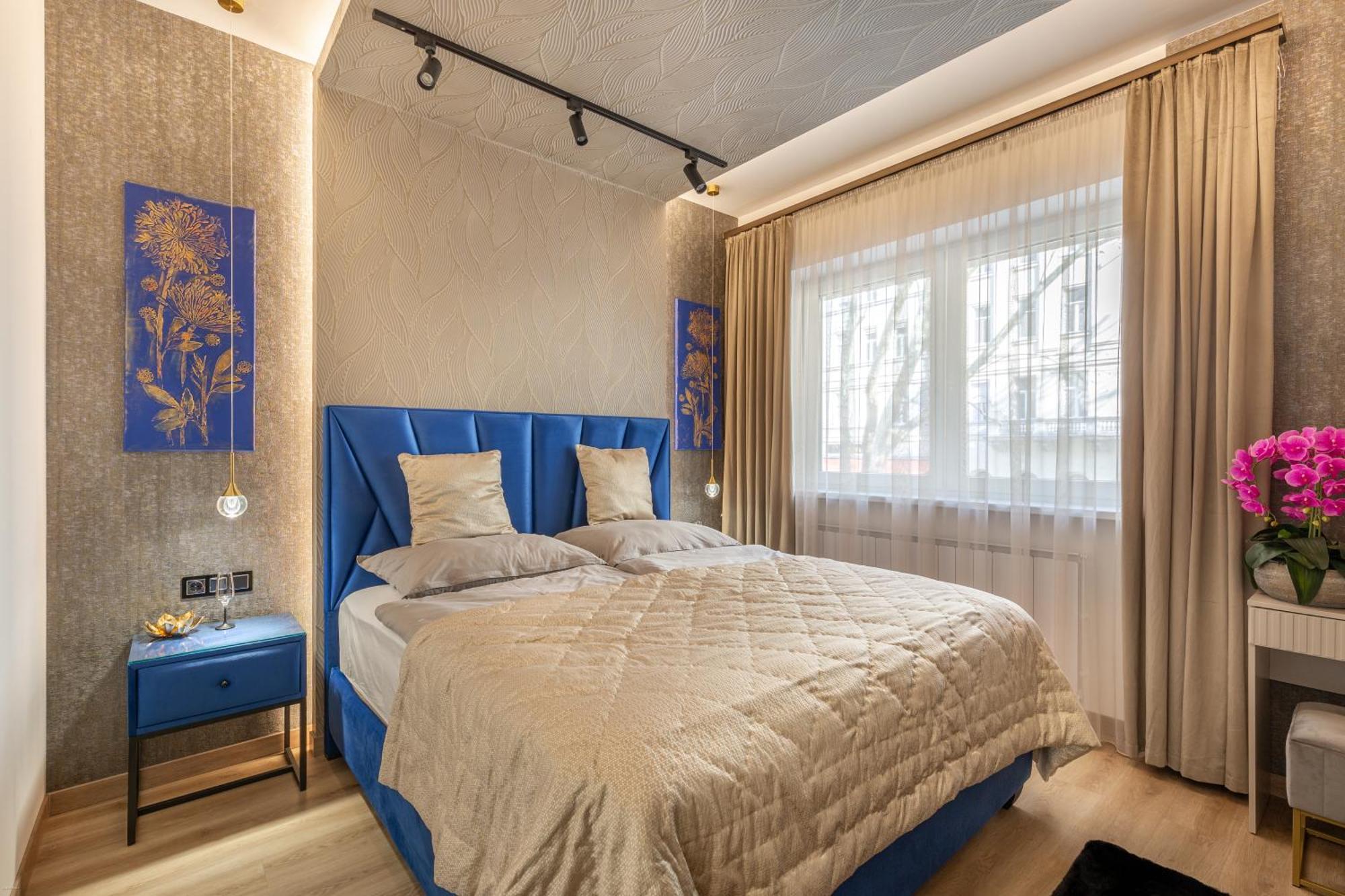 L3 Lucy Premium * Budapest
