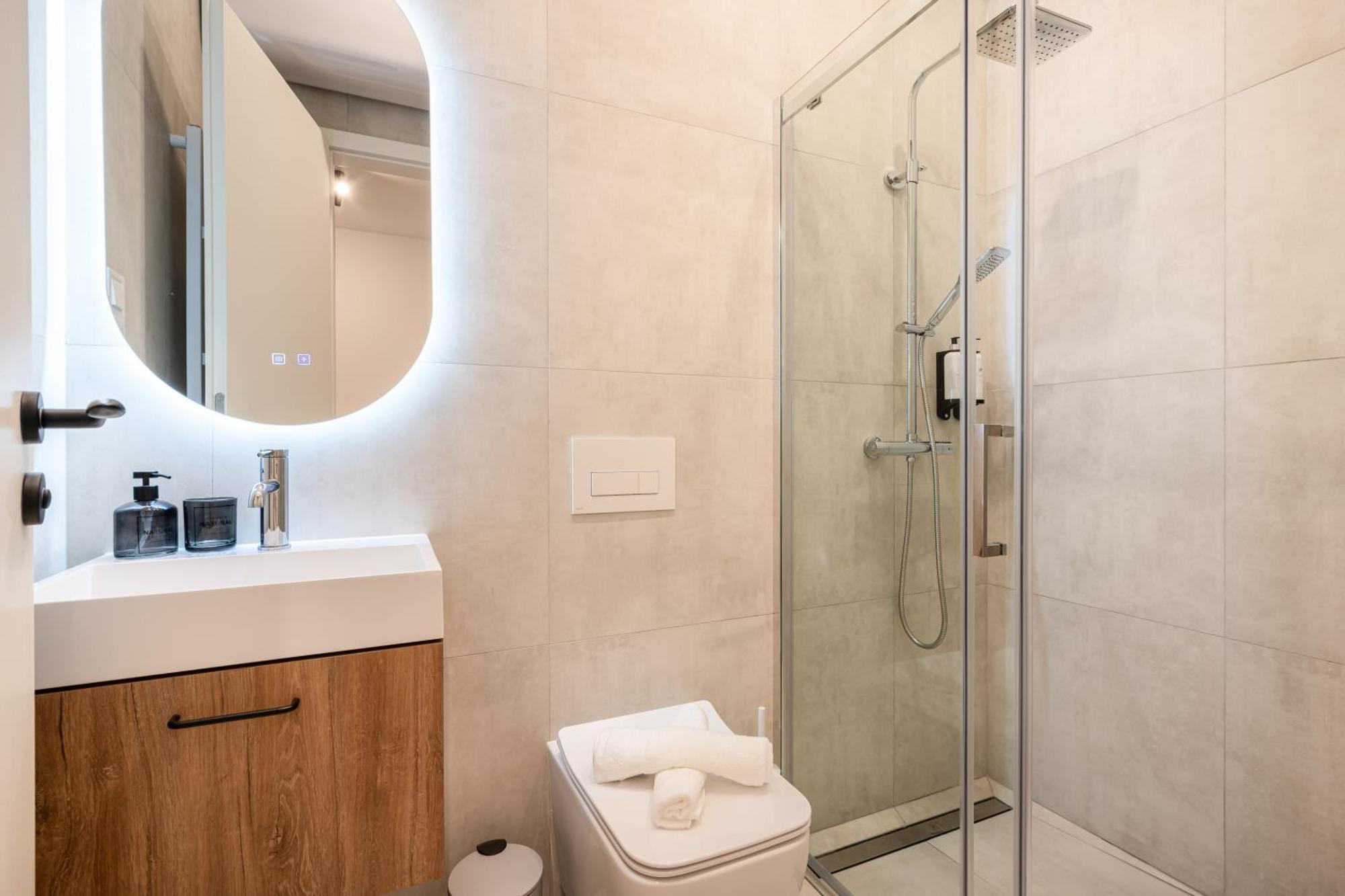 Apartmán E23 - Grand Boulevard Design Loft - Location By Bqa *