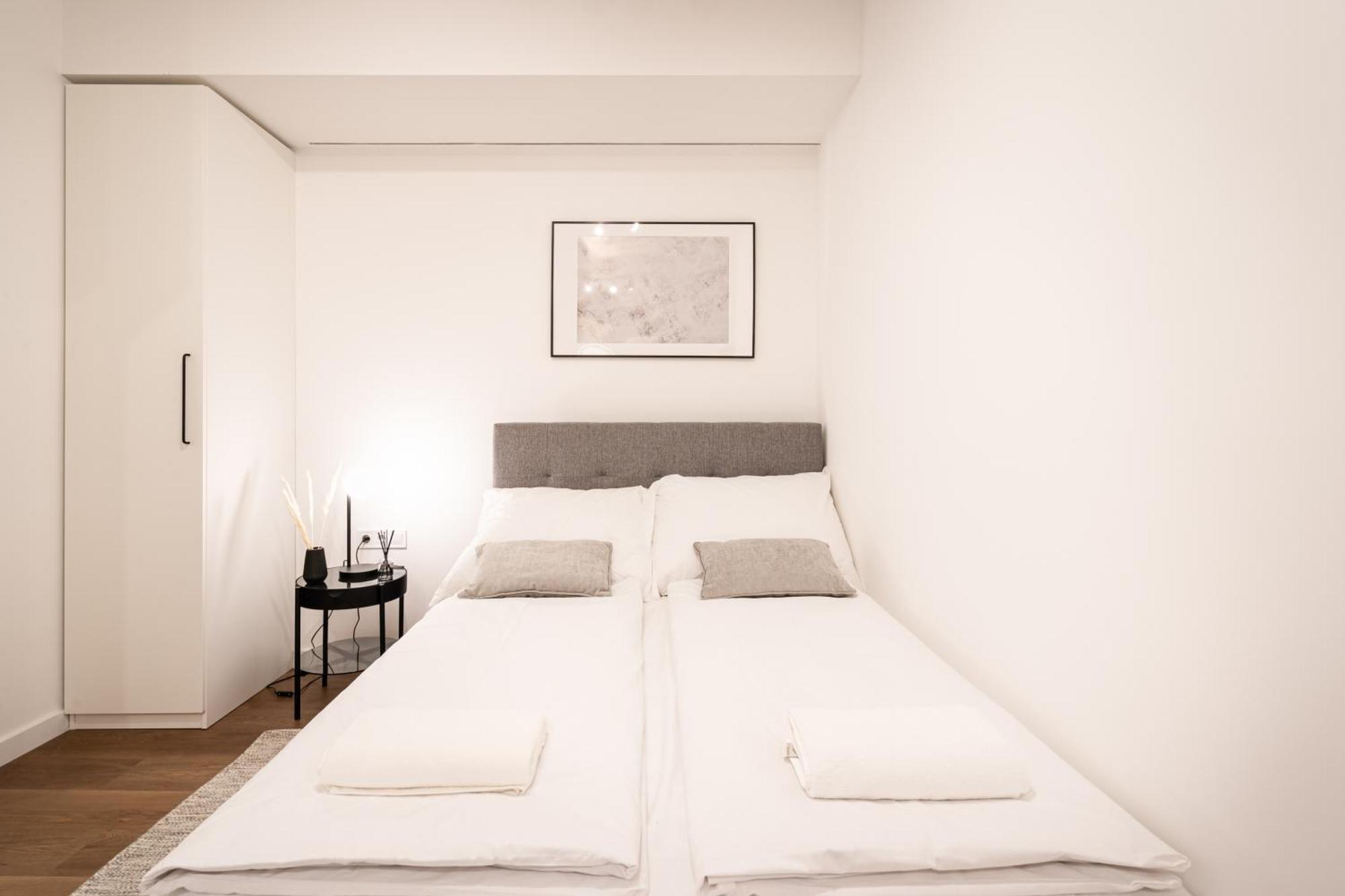 E23 - Grand Boulevard Design Loft - Location By Bqa *