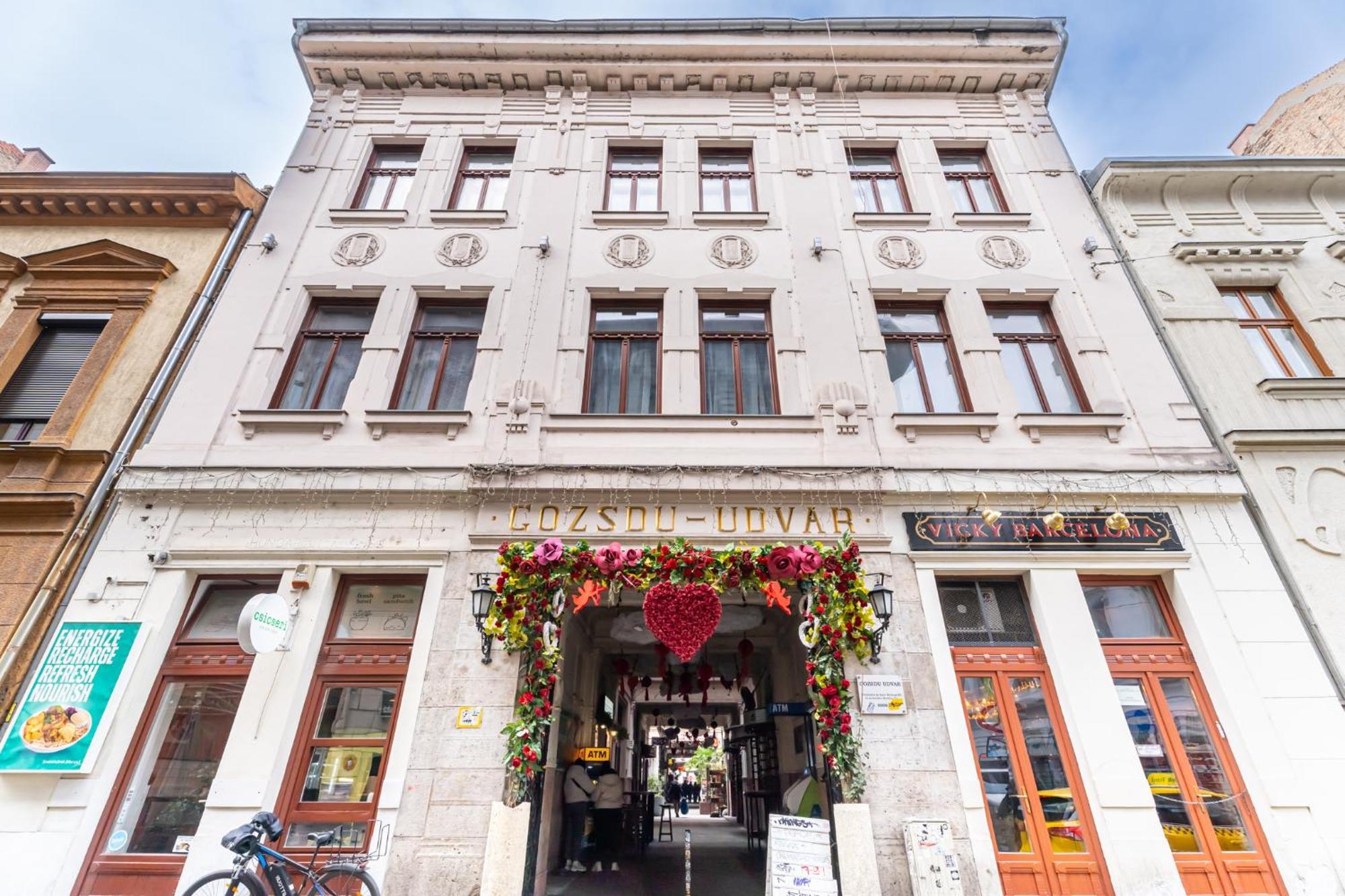 My Gozsdu Historic Passage Appartamento Budapest