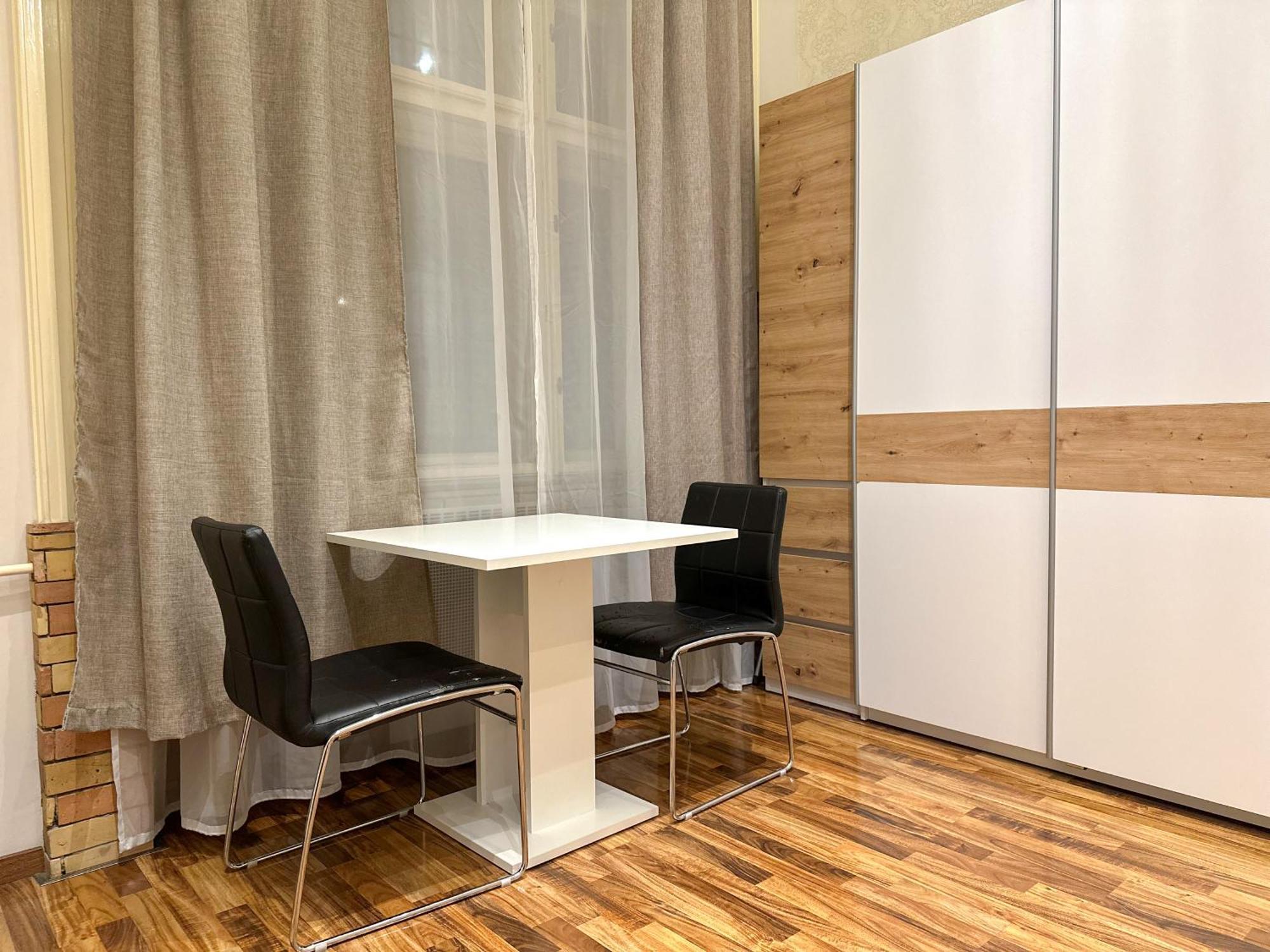 Parliament Appartement *