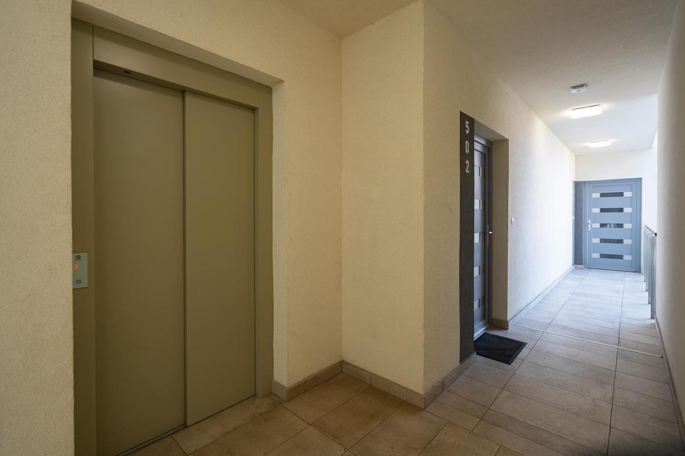 Appartamento Modern Downtown With A Sunny Terrace