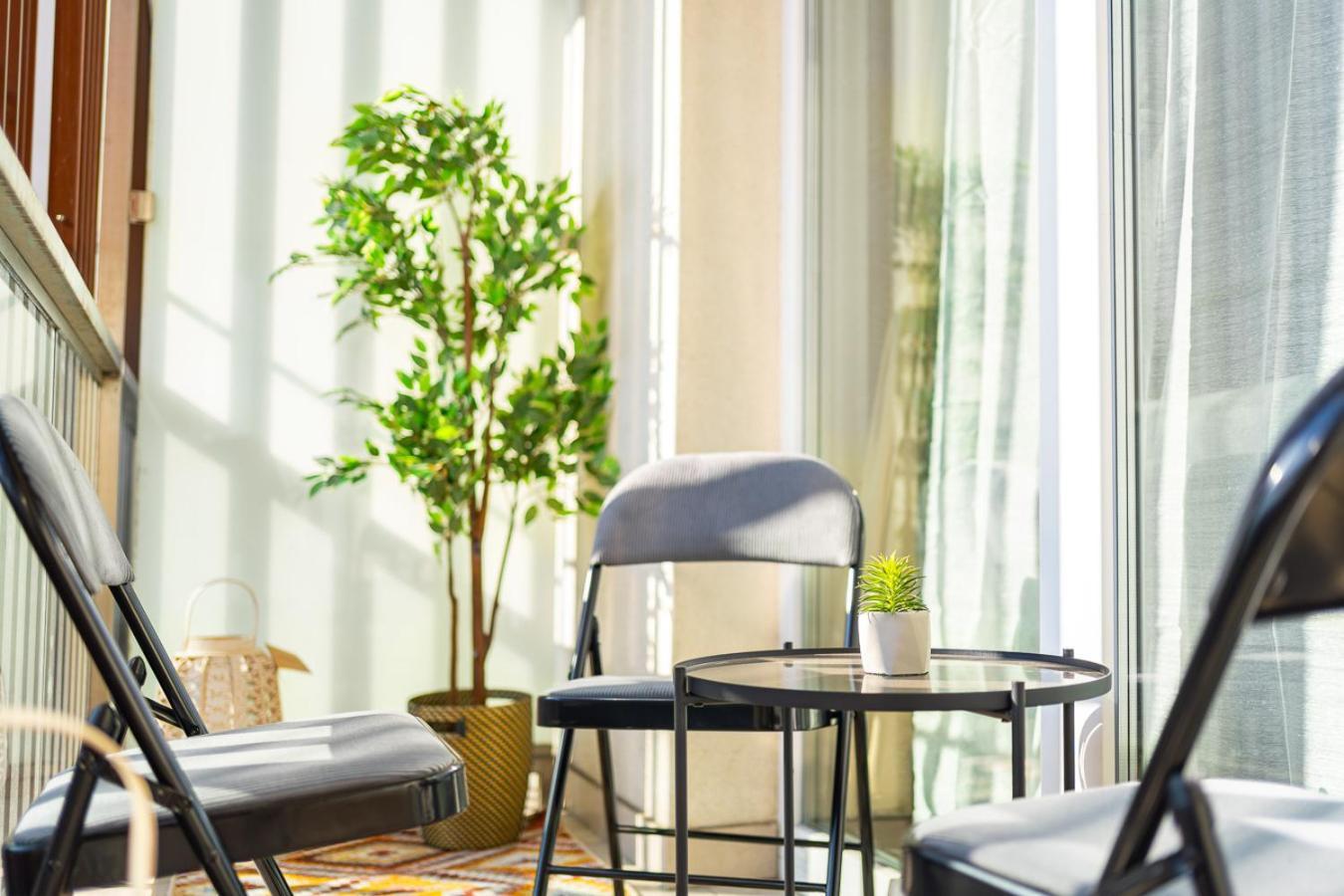 Modern Downtown With A Sunny Terrace Budapest