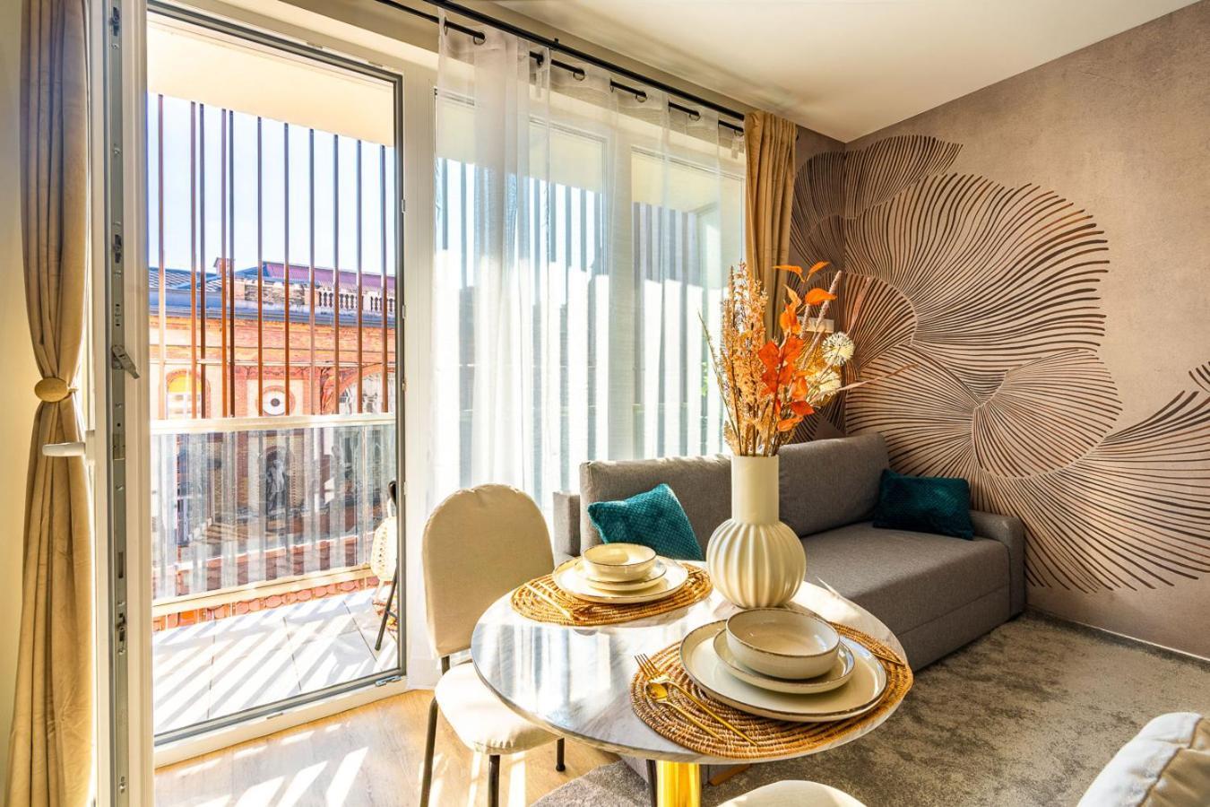 Modern Downtown With A Sunny Terrace Appartamento *