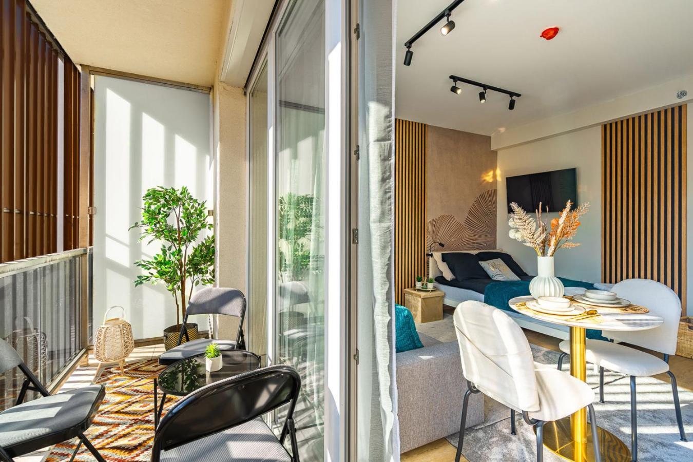 Appartamento Modern Downtown With A Sunny Terrace *