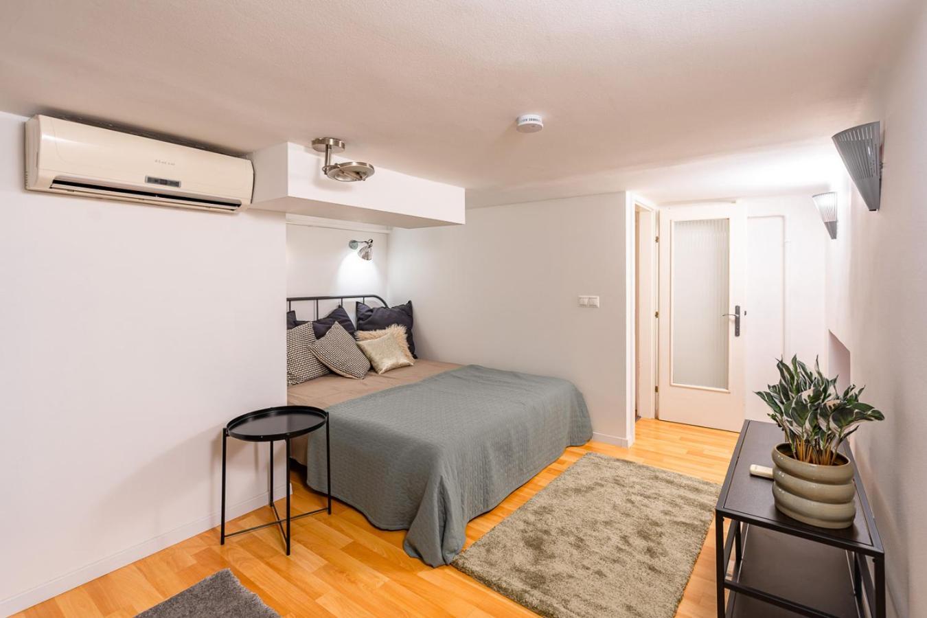 Riverside Two Bedroom Flat By The Chain Bridge Appartamento Budapest