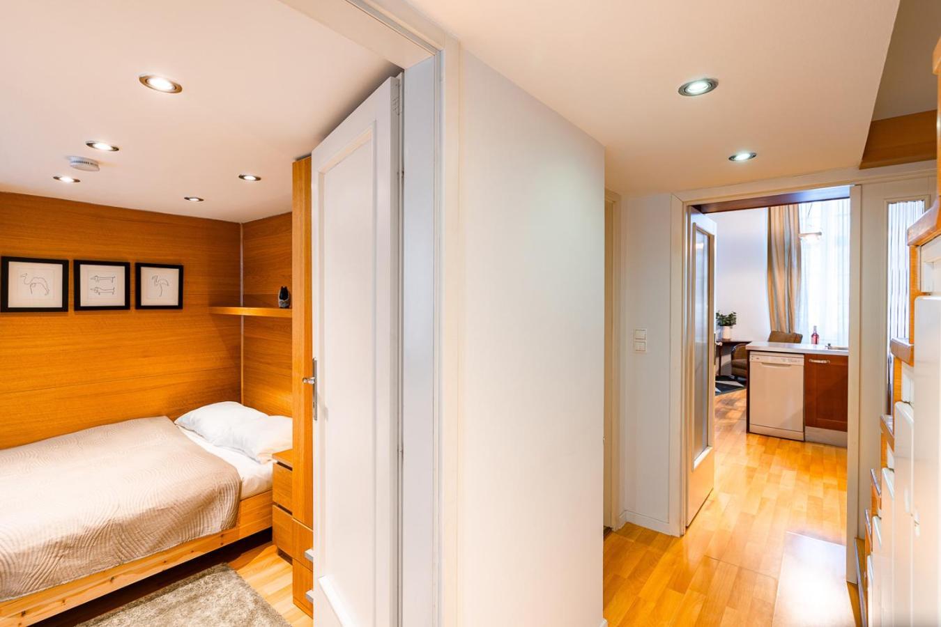 Riverside Two Bedroom Flat By The Chain Bridge Appartamento *