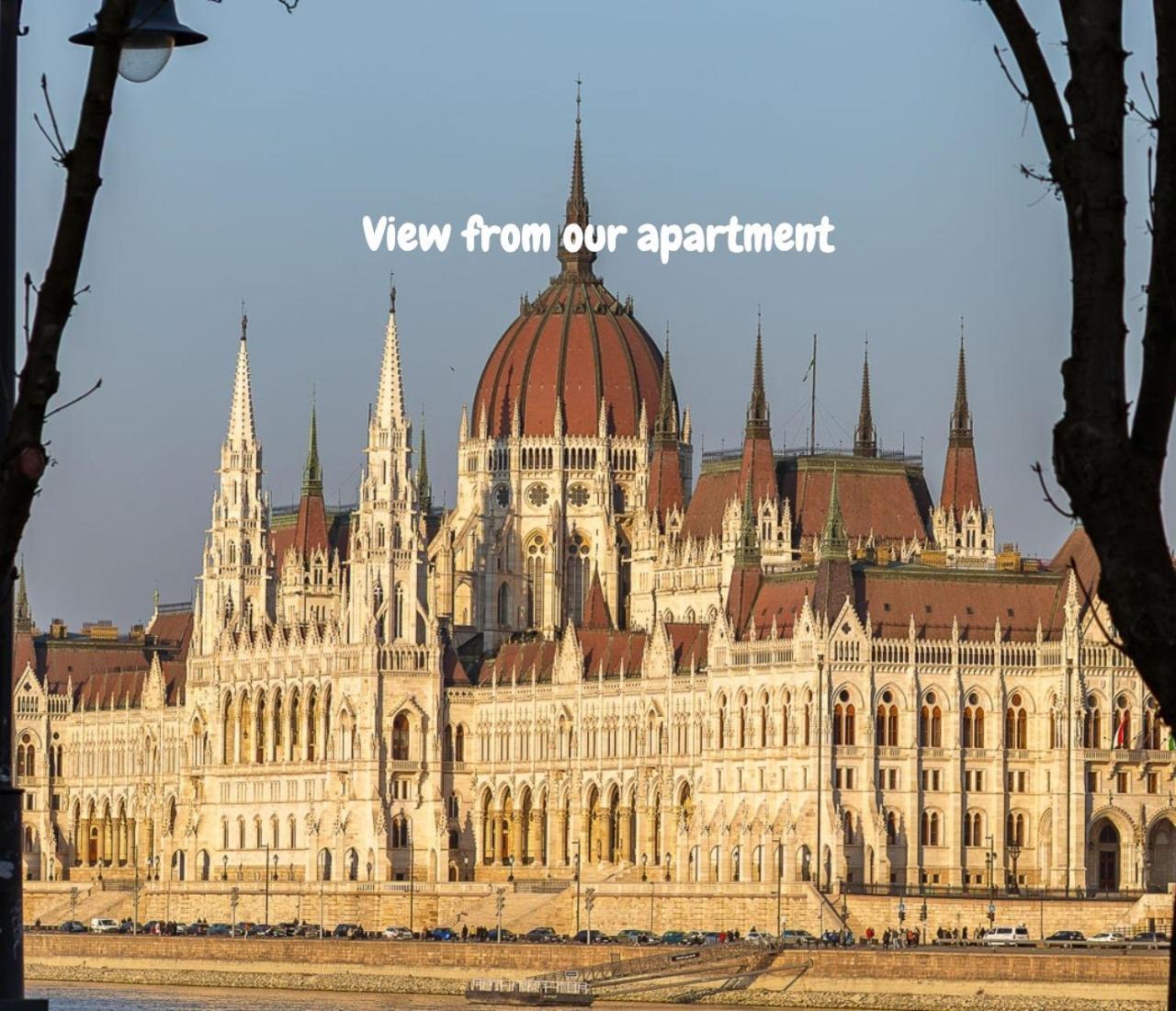 Riverside Two Bedroom Flat By The Chain Bridge Budapest