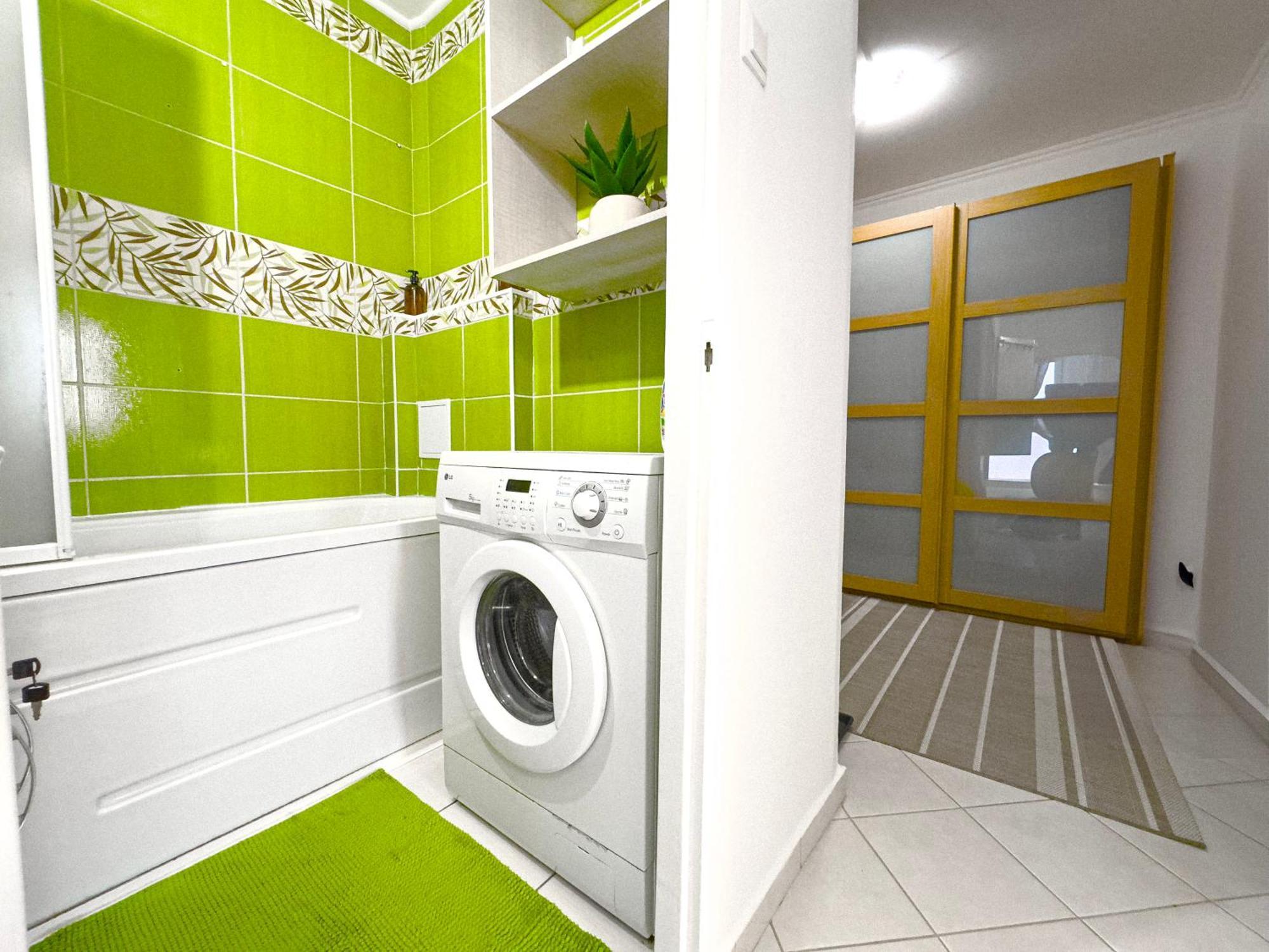 Panoramic 2br Home-free Parking-ac-top Floor Appartamento *