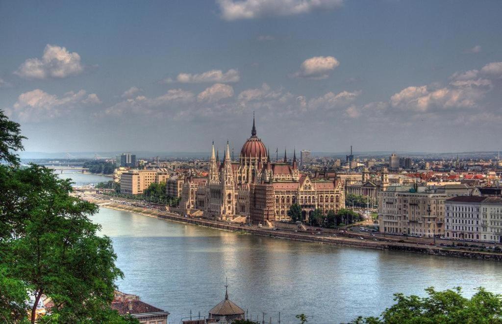 Andrassy * Budapest