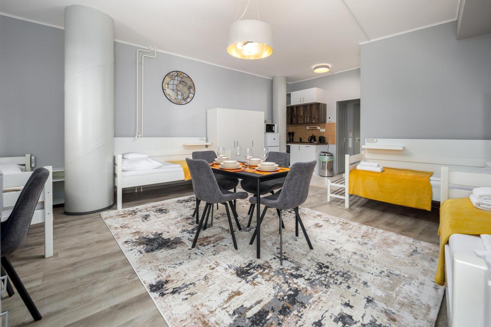 Aparthotel Downtown House Orange *