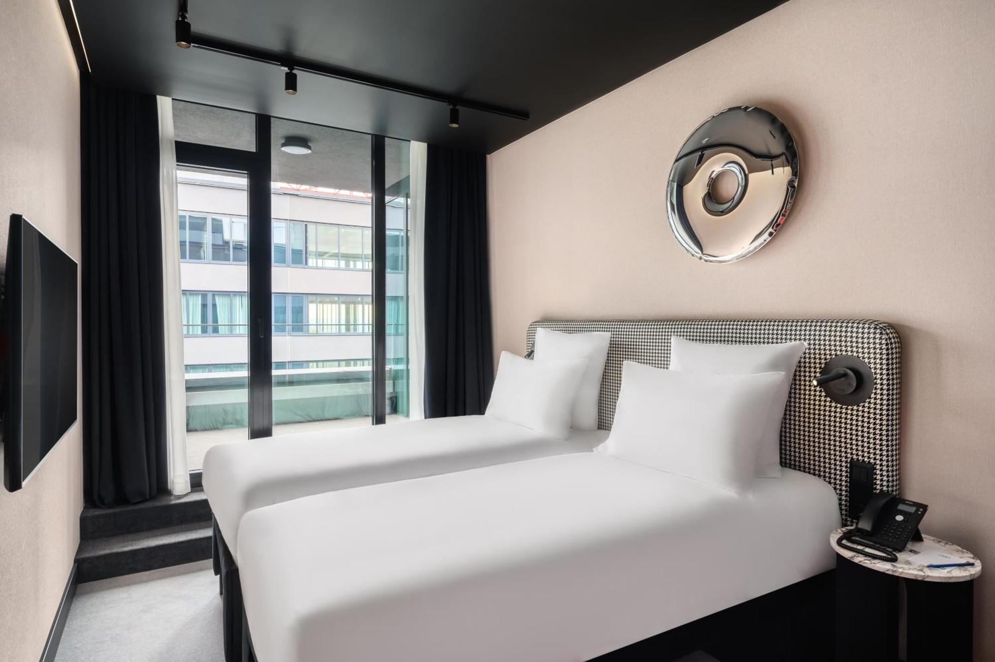 Tribe Stadium Hotel 4*