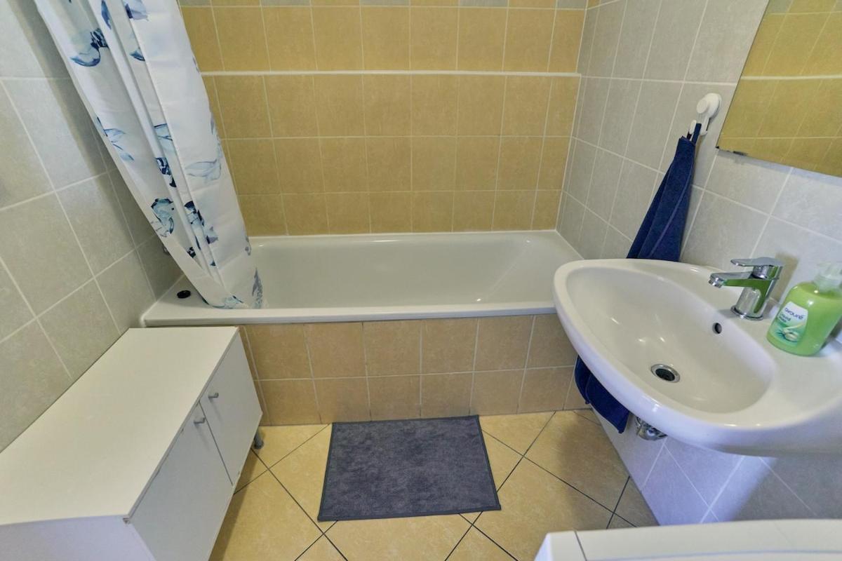 Cozy Quiet With Ac And Parking Budapest