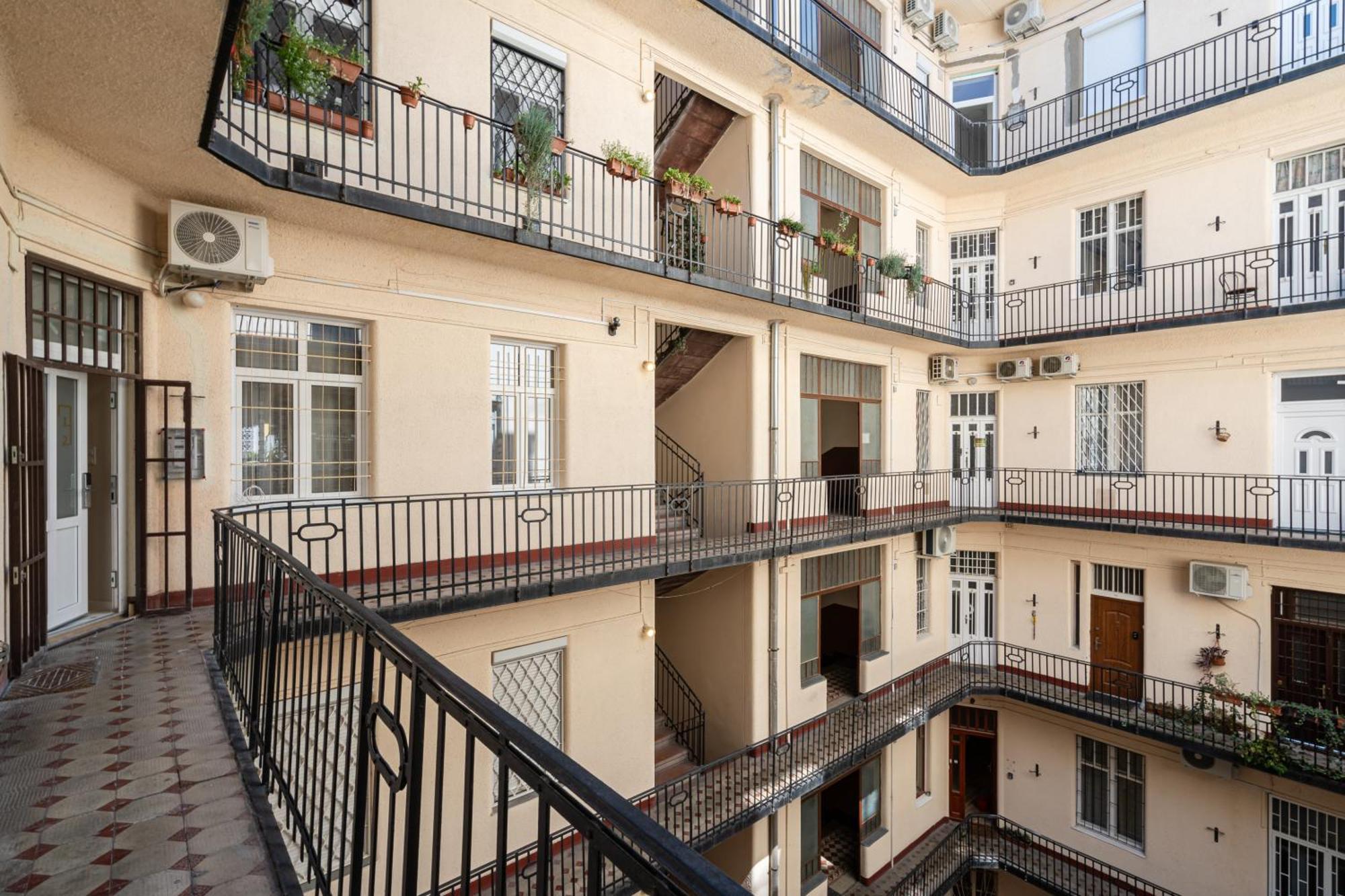A43 - Akacfa Street Heritage - Location By Bqa * Budapest